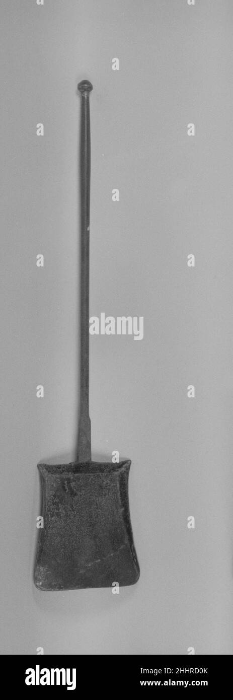 Shovel 1820–40 Amerikanisch. Schaufel. Amerikanisch. 1820–40. Eisen. Hergestellt in New Lebanon, New York, USA Stockfoto