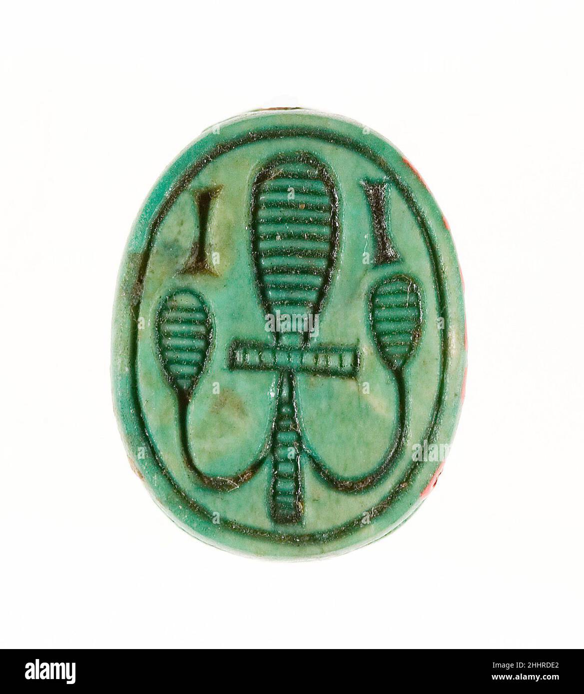 Scarabäus mit einem geometrischen Muster eingeschrieben ca. 1479–1458 v. Chr. Neues Königreich. Skarabäus mit geometrischem Muster. Ca. 1479–1458 V. CHR. Steatit (glasiert). Neues Königreich. Aus Ägypten, Oberägypten, Theben, Deir el-Bahri, Tempel der Hatschepsut, Grundsteinlegung 7 (G), MMA-Ausgrabungen, 1926–27. Dynastie 18, früh Stockfoto