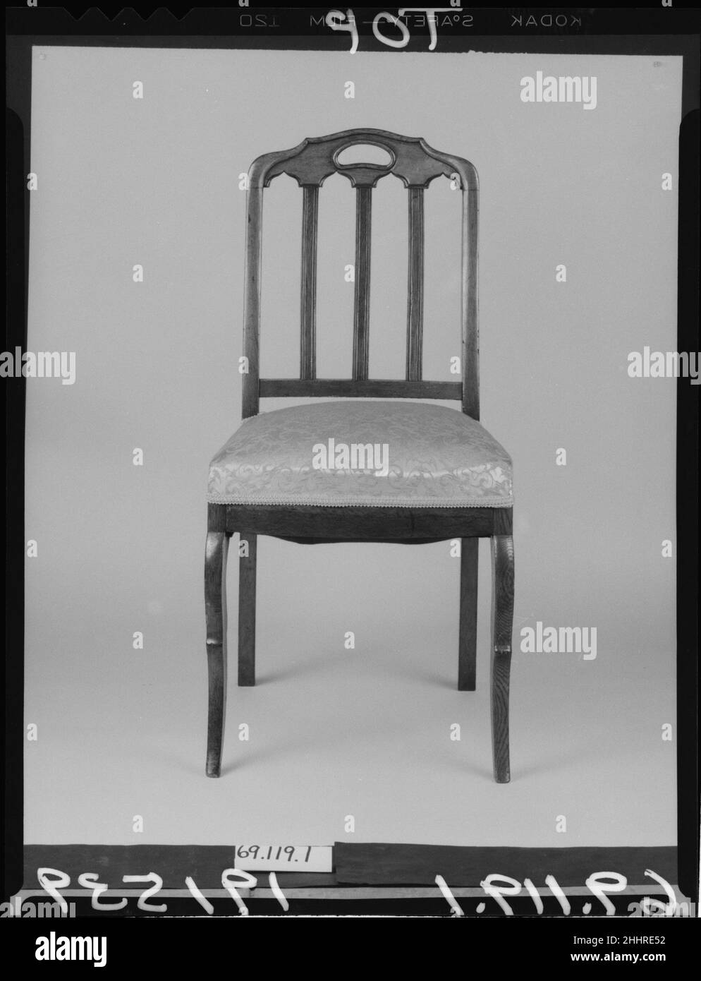 Seitenstuhl 1835–50 Amerikanisch. Seitenstuhl. Amerikanisch. 1835–50. Eiche. Hergestellt in New York, USA Stockfoto