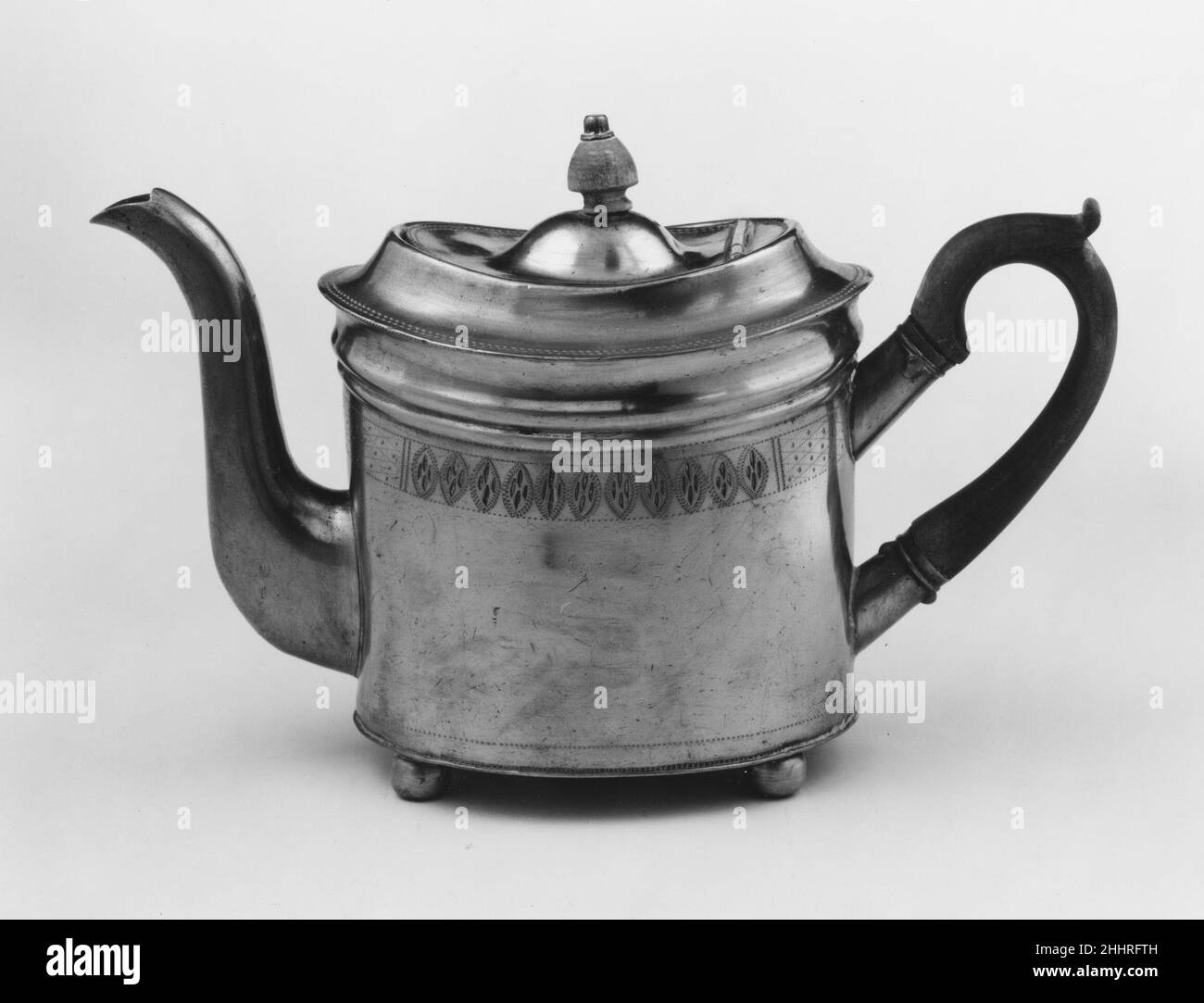 Teekannen 1820–40 Israel Trask. Teekannen. Amerikanisch. 1820–40. Zinn. Hergestellt in Beverly, Massachusetts, USA Stockfoto