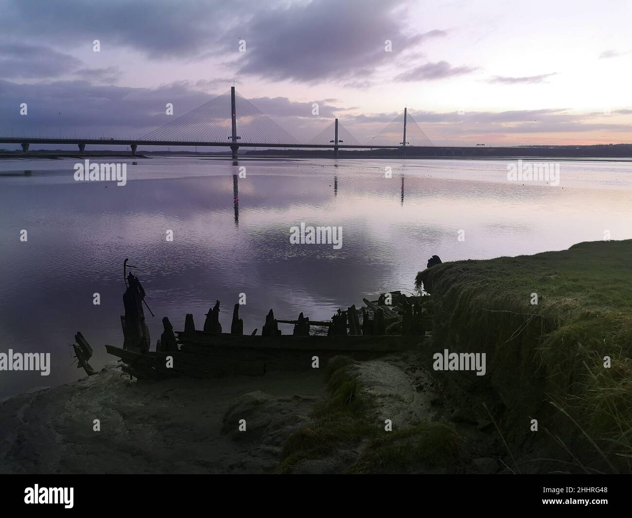 Mersey Gateway, Großbritannien an einem bewölkten Tag Stockfoto