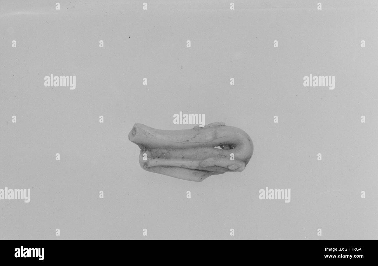 Fragment 1700–1800 Amerikanisch. Fragment. Amerikanisch. 1700–1800. Bleifreies Glas. Hergestellt in Wistarburg, New Jersey, USA Stockfoto