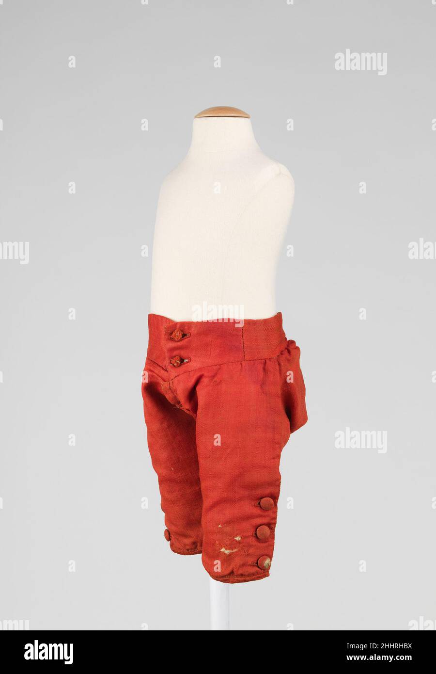 Hosen 1761 American Diese Kinderhosen wurden 1761 von Daniel Arnold getragen. Es ist ungewöhnlich, ein so hervorragendes Beispiel für Kinderkleidung aus dieser Zeit in einem so bemerkenswert guten Zustand zu haben. Hose 157868 Stockfoto