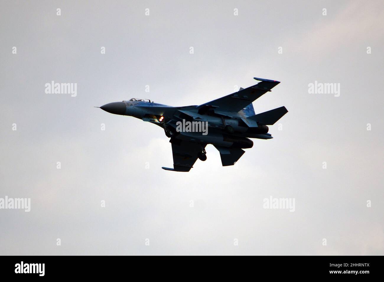 ghost of Kyiv, Ukrainische Luftwaffe, Suchoi Su-27 Flanker, Militärflugzeuge kriechen vom Vasylkiv Air Base, Ukraine Stockfoto