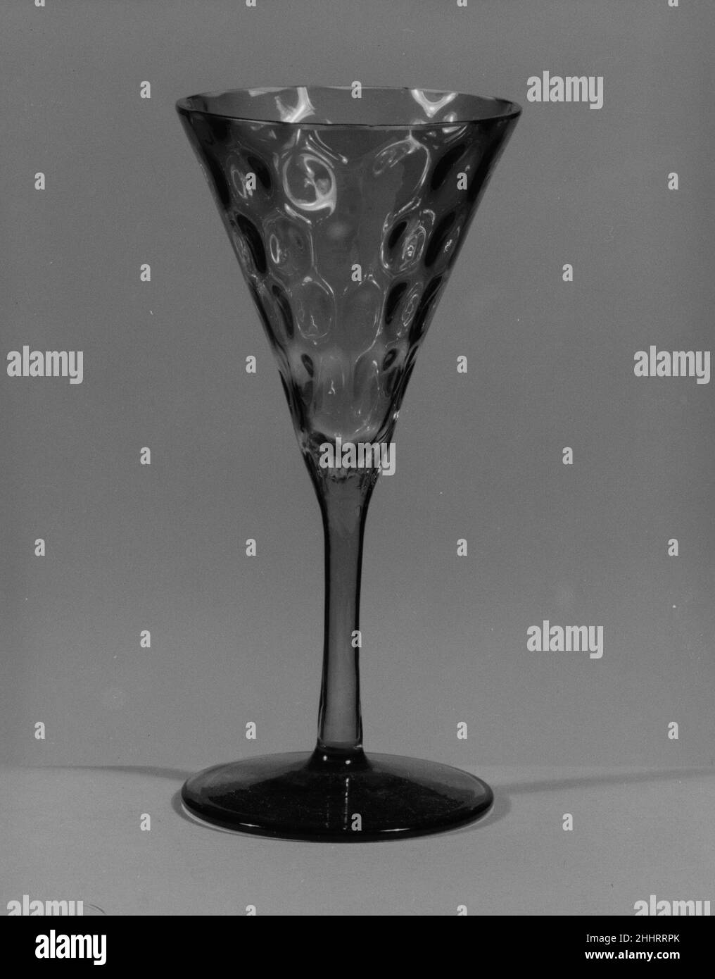 Sherry Glas ca. 1885–87 wahrscheinlich Hobbs, Brockunier und Company. Sherry-Glas. Amerikanisch. Ca. 1885–87. Geblasenes Glas. Hergestellt in Wheeling, West Virginia, USA Stockfoto