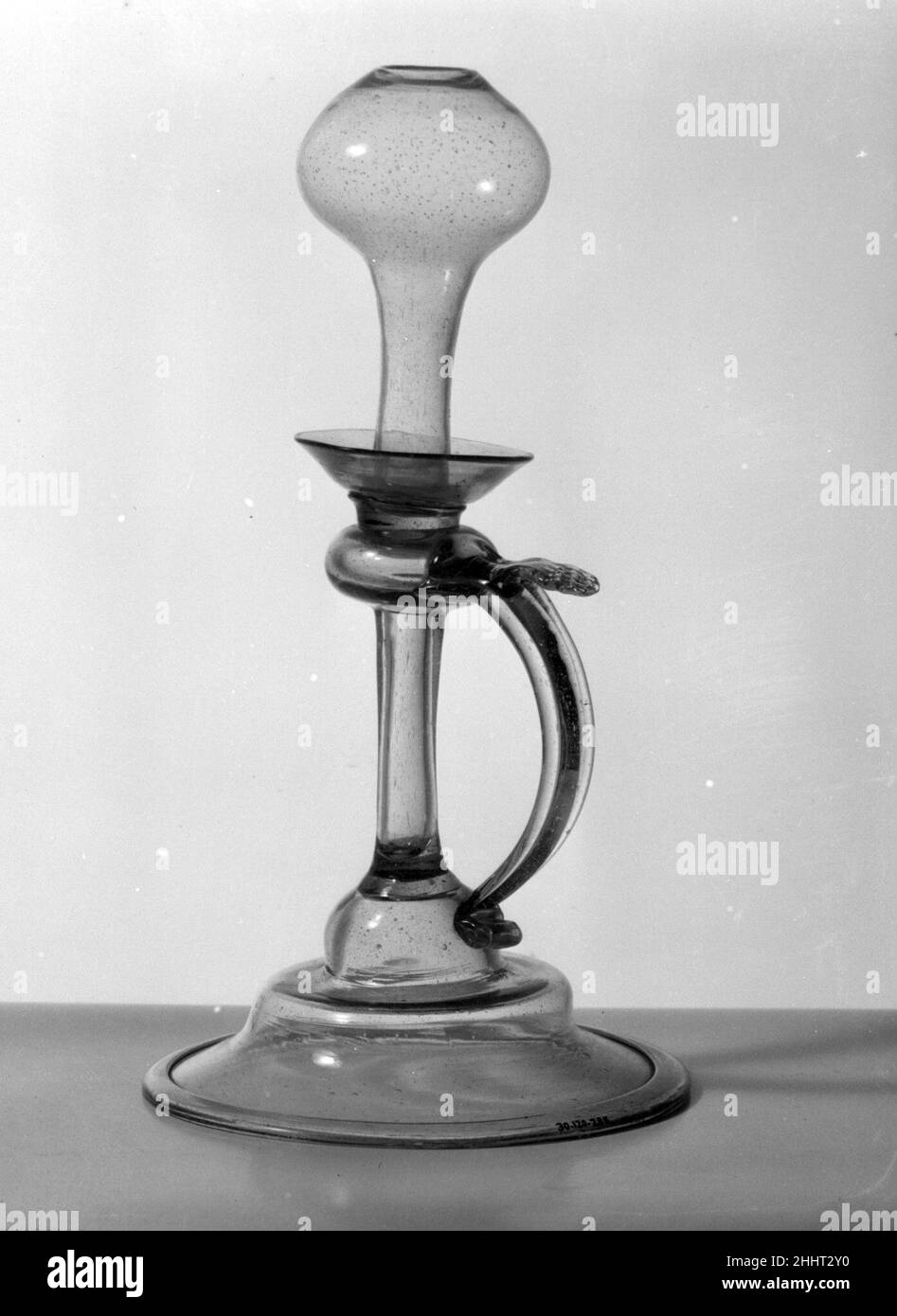 Französische lampe Schwarzweiß-Stockfotos und -bilder - Alamy