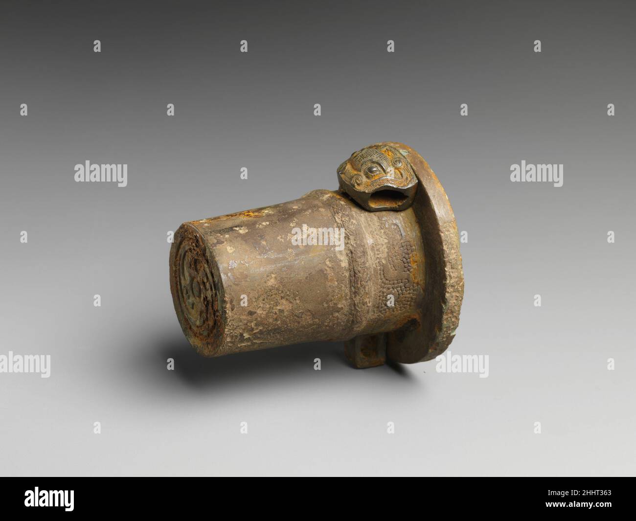 Wagenlenker-Achskappe und linchpin 5th Jahrhundert B.C. China. Achskappe und Linchpin 61255 des Streitwagens Stockfoto