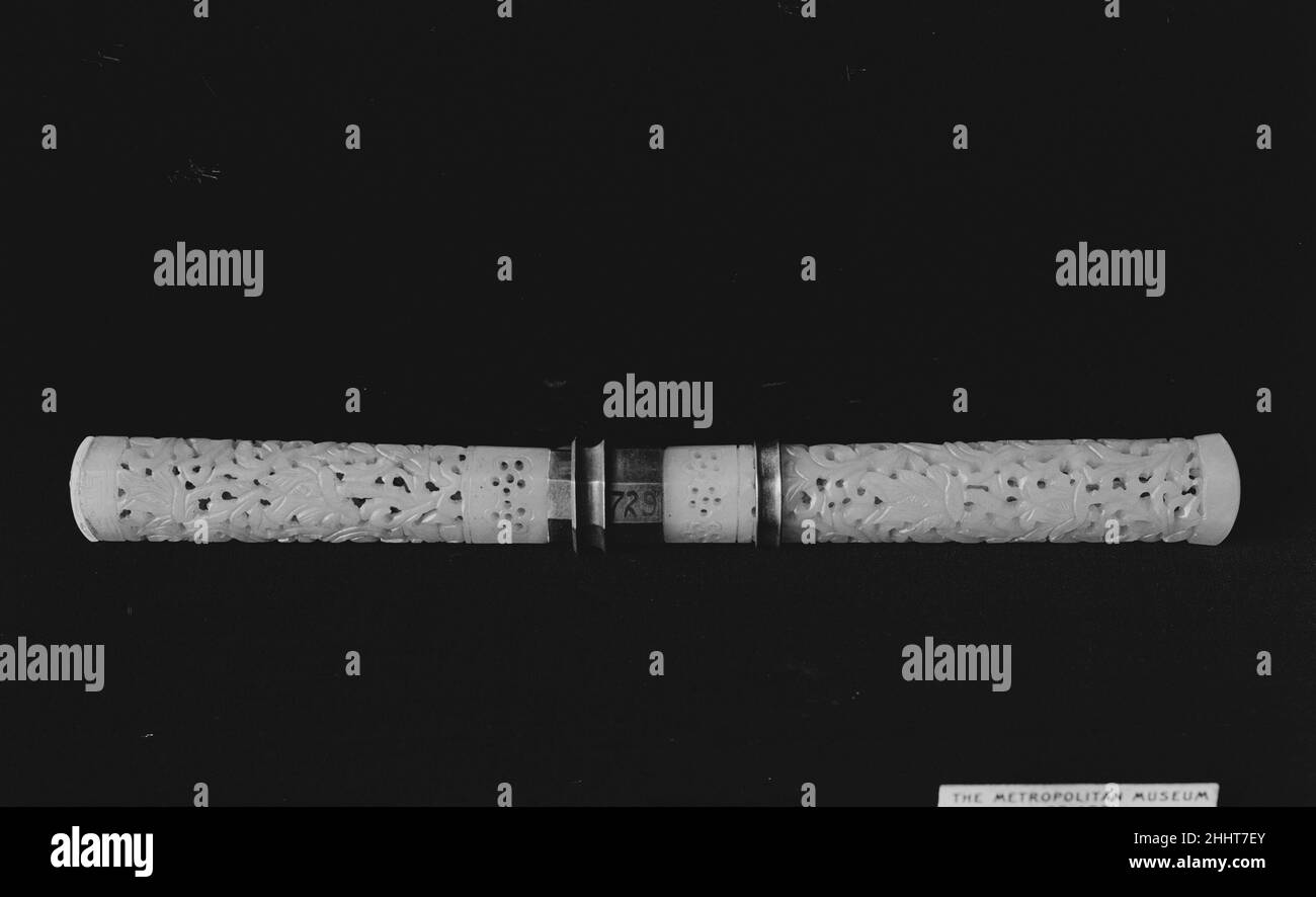 Mantelmesser 1796–1875 China. Mantelmesser. China. 1796–1875. Nephrit, weiß mit sehr hellgrünlicher Färbung. Qing-Dynastie (1644–1911). Jade Stockfoto
