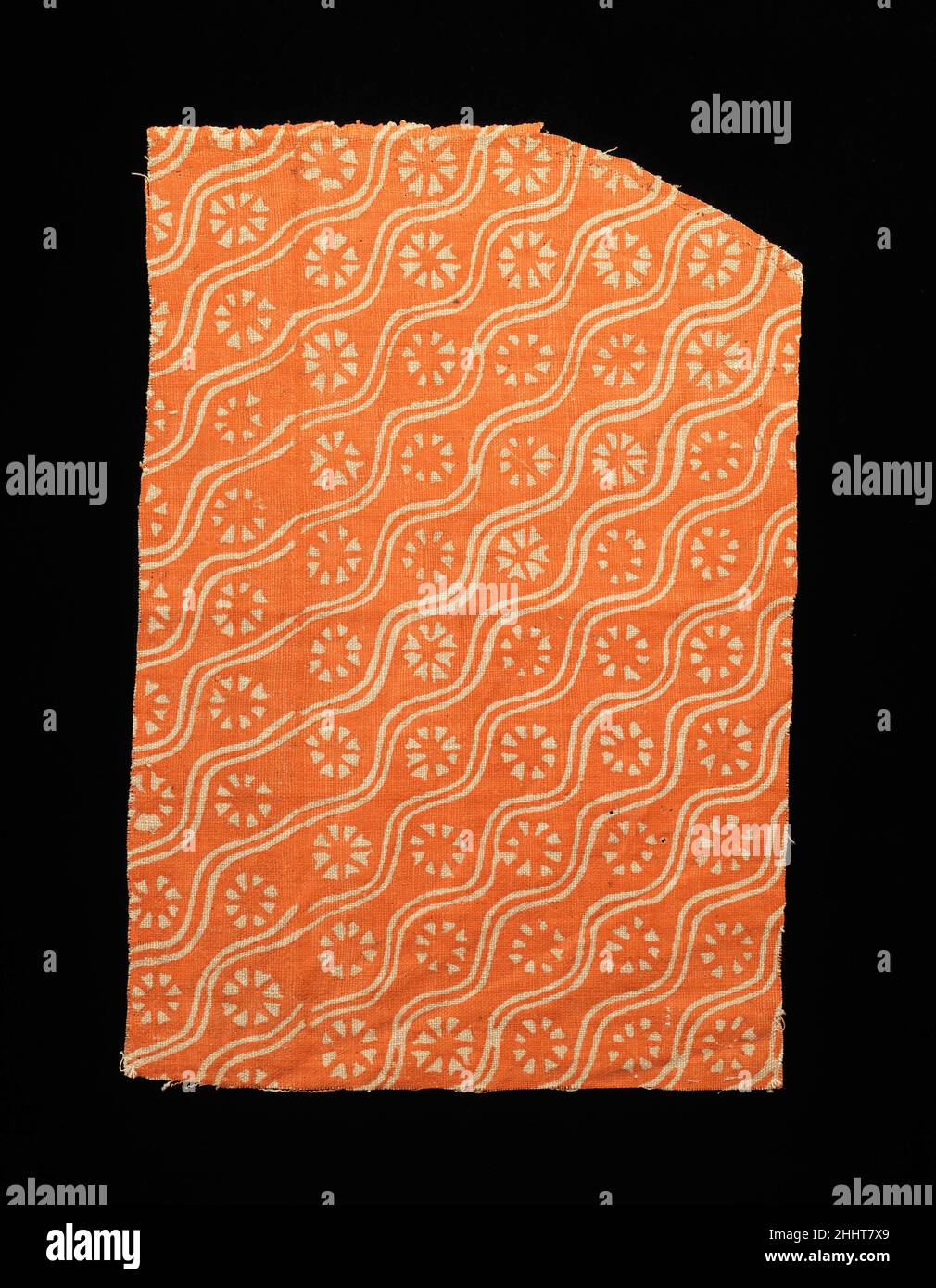 Textilfragment 1700–1899 Russisch Dieses Objekt stammt aus der Sammlung von Natalia de Shabelsky (1841-1905), einer russischen Adligen, die gezwungen ist, das zu bewahren, was sie als die verschwindenden Volkskunsttraditionen ihres Heimatlandes wahrnahm. Sie reiste ausgiebig durch Großrußland und sammelte viele schöne Beispiele der Textilkunst der wohlhabenden Bauernklasse. Von den 1870s bis zu seinem Umzug nach Frankreich im Jahr 1902 sammelte Shabelsky eine große Sammlung von aufwendig bestickten handgewebten Haushaltstextilien und opulenten Festkleidung mit reicher Dekoration und aufwendigen Motiven. Die Bestände des Brooklyn Museums inklusive Stockfoto