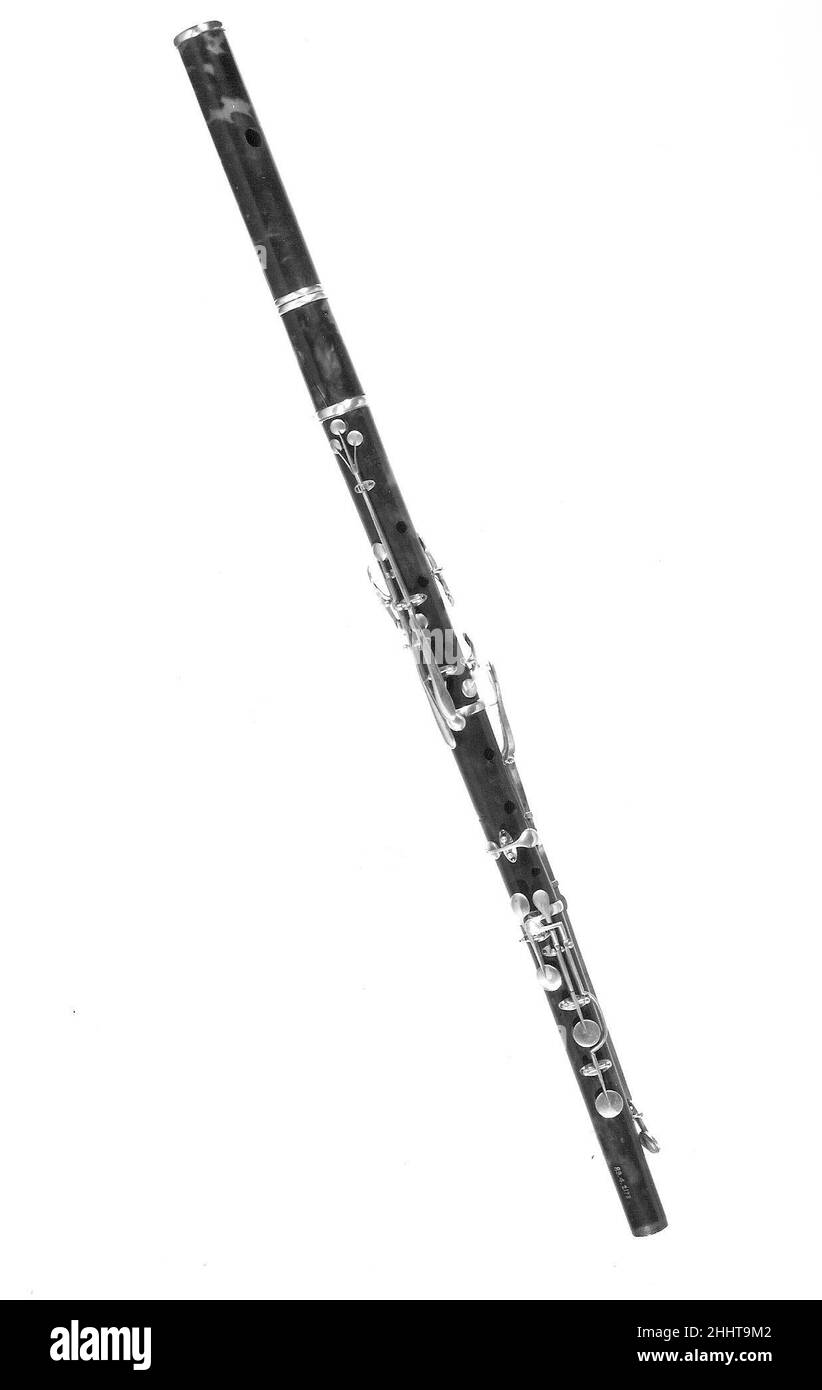 Querflöte in B 1856–90 amerikanisch die Schildpatt-Verkleidung dieser opulenten Flöte hätte ihren Klang nicht beeinflusst, sondern das Auge eines wohlhabenden Kunden ertappt. Seine einfache System-Key-Arbeit verfügt über verschiedene Innovationen, einschließlich einer Tri-Cup-Triller-Schlüssel.. Querflöte in B 502363 Stockfoto