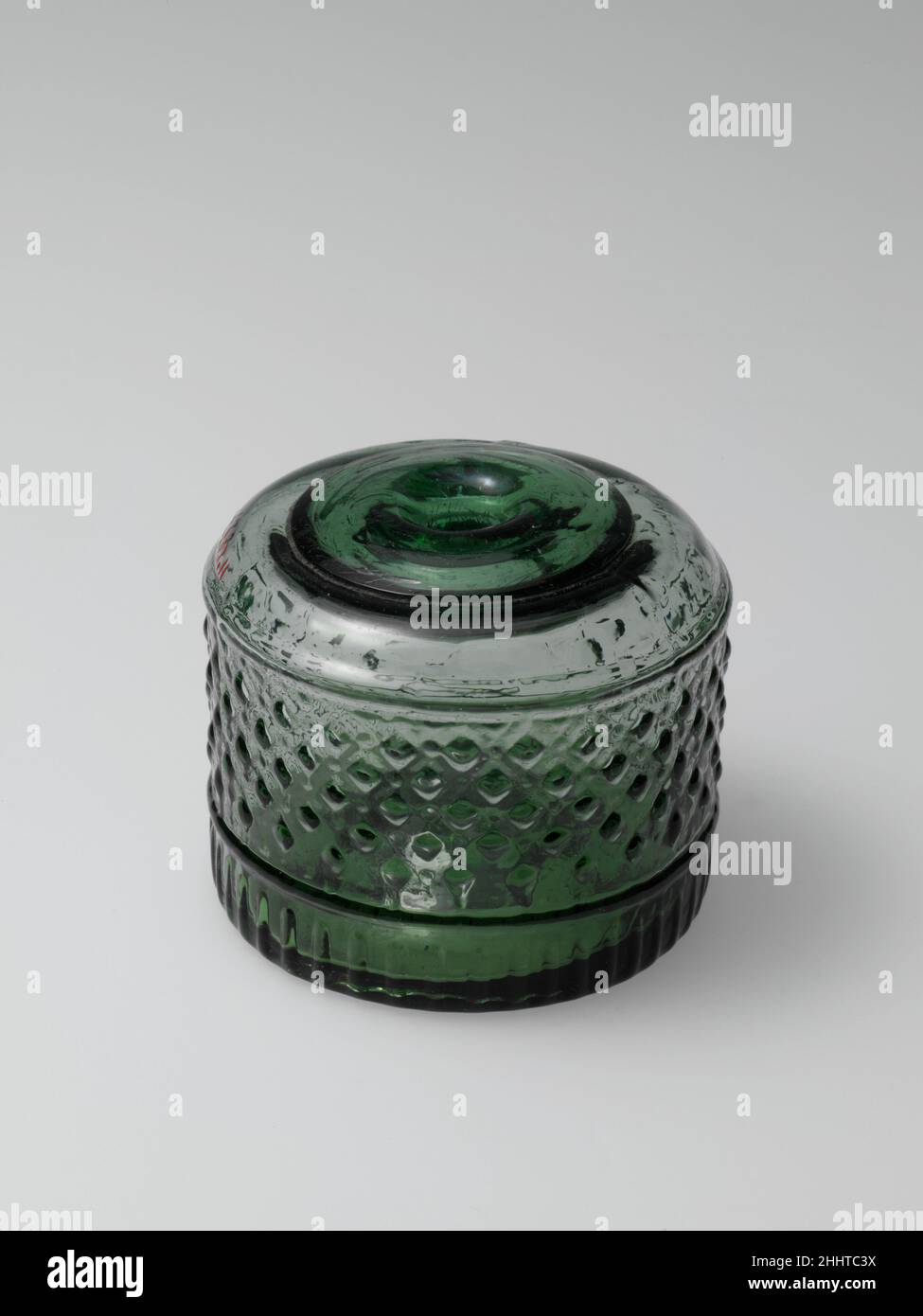 Inkwell 1820–45 Amerikanisch. Tintenfass. Amerikanisch. 1820–45. Mundgeblasenes Glas. Hergestellt in den Vereinigten Staaten Stockfoto