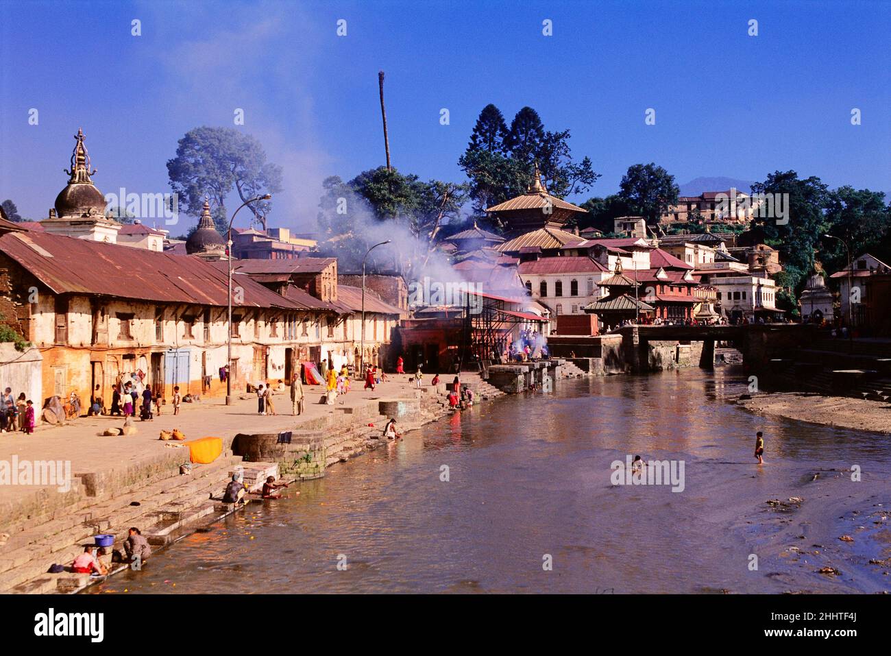 Pashupatinath und das Kathmandu-Tal des Bagmati-Flusses, Nepal Stockfoto