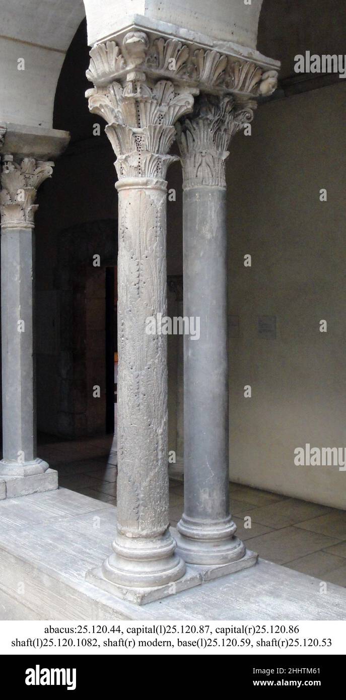 Column Base Ende des 12th. Jahrhunderts Französisch. Spaltenfuß. Französisch. Ende 12th. Jahrhundert. Stein. Skulptur-Architektur Stockfoto