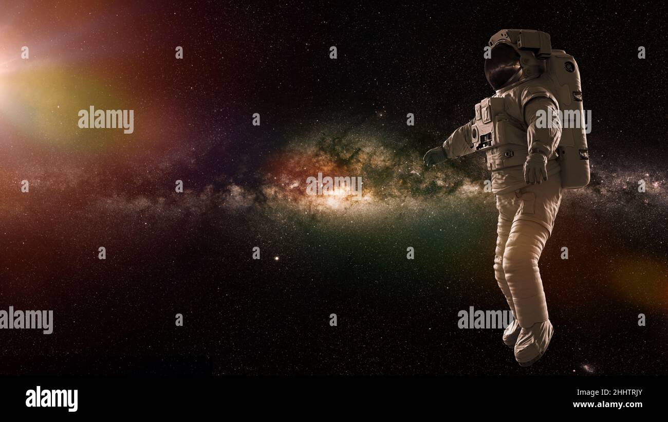 astronaut im leeren Raum, Raumfahrer fliegen frei Stockfoto