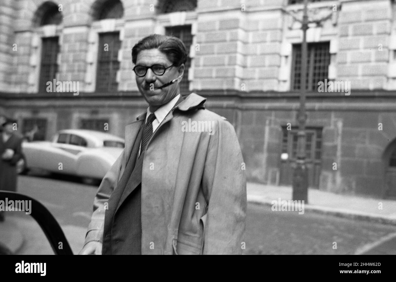 Dr. Duncan Whittaker, Psychiater, der Zeuge des Mordverfahrens gegen Ruth Ellis ist. 20th. Juni 1955. Stockfoto