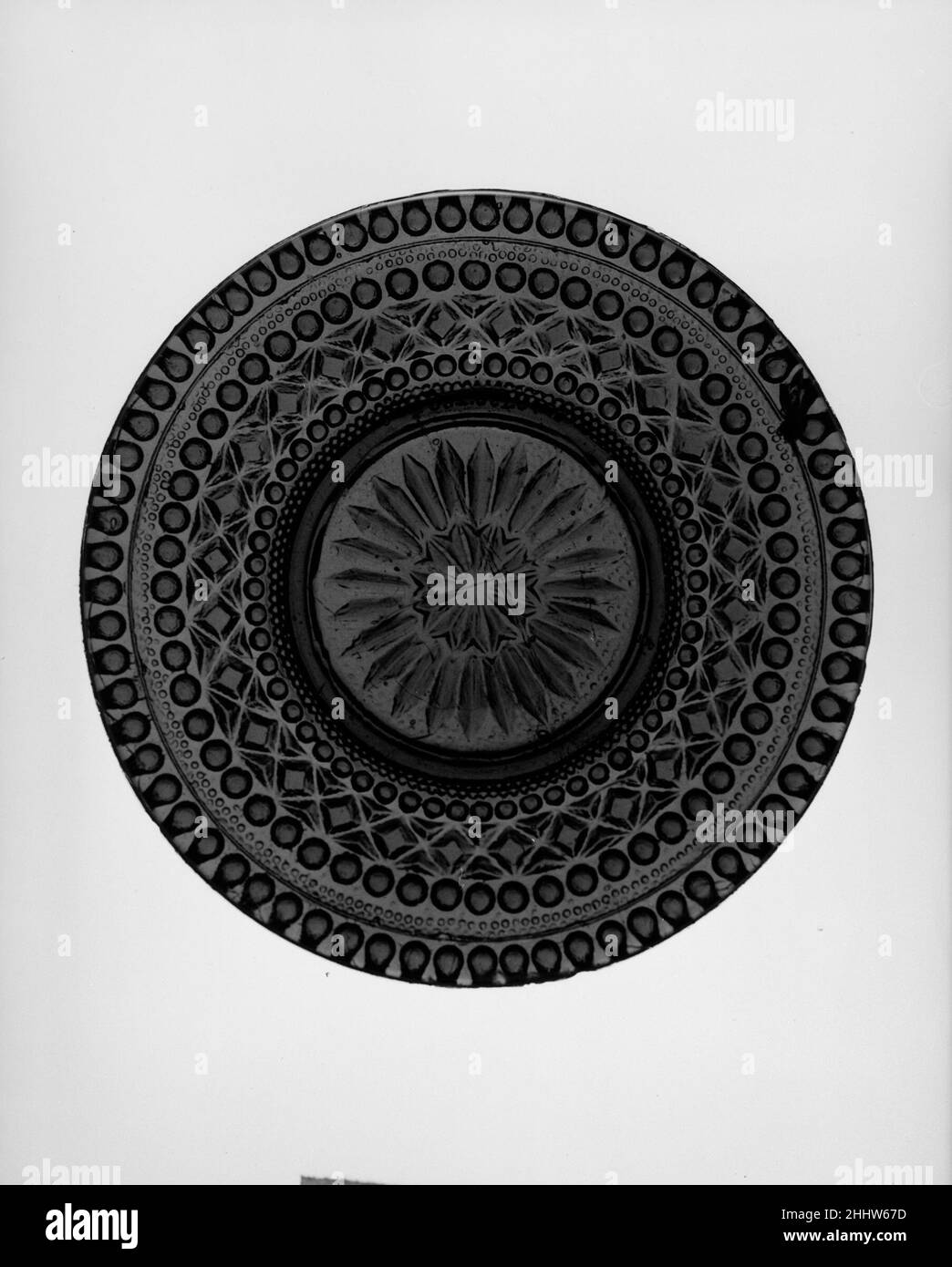 Getränkeplatte 1830–45. Tasplatte. 1830–45. Lacy Pressglas Stockfoto