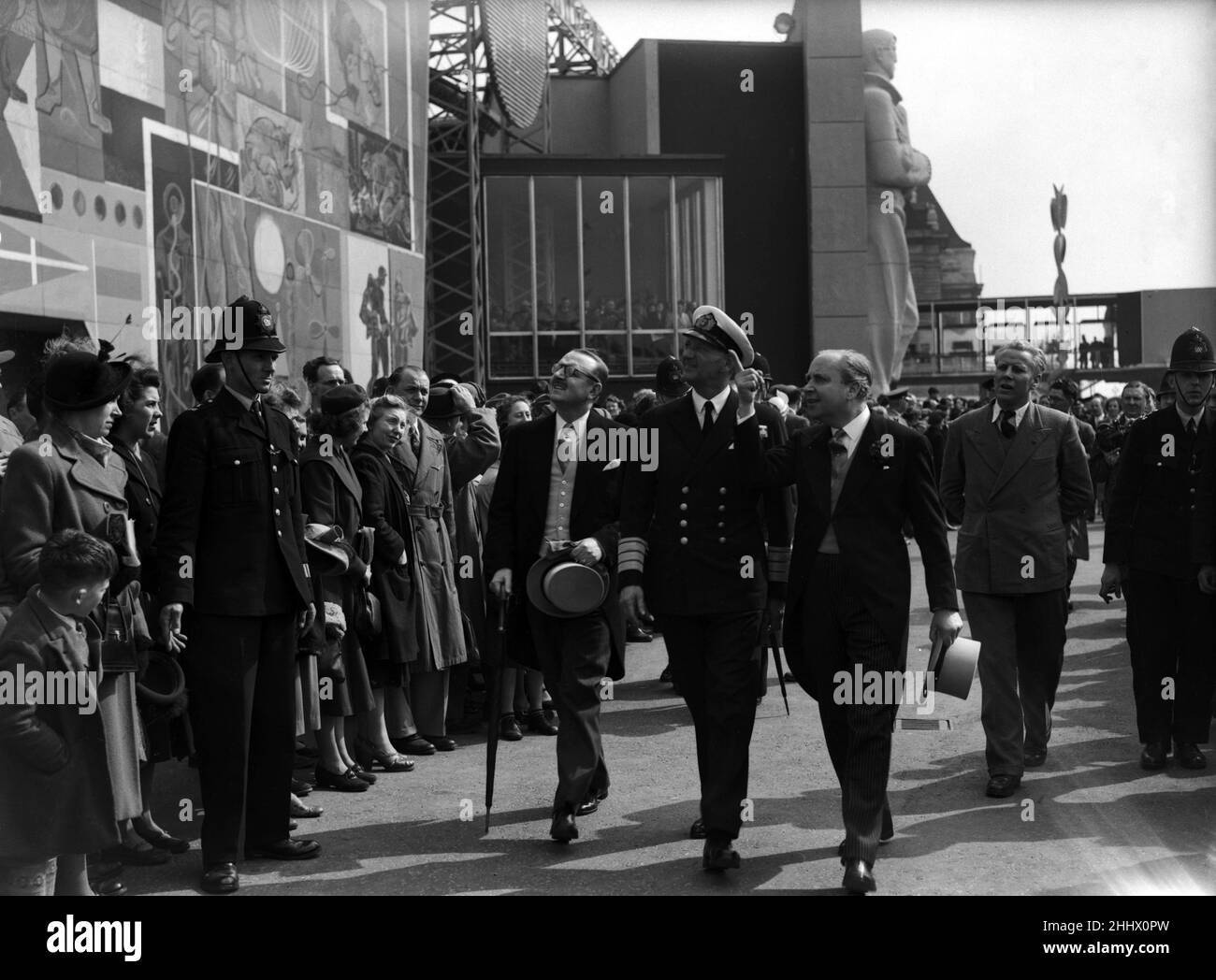 Der Staatsbesuch von König Friedrich IX. Und Königin Ingrid von Dänemark. Auf ihrem Besuch auf der South Bank Exhibition. 10th Mai 1951. Stockfoto