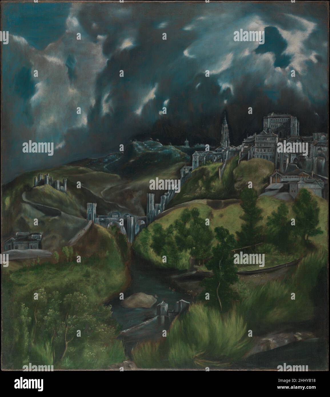 Blick auf Toledo ca. 1599–1600 El Greco (Domenikos Theotokopoulos) Griechisch in dieser, seiner größten erhaltenen Landschaft, porträtiert El Greco die Stadt, in der er den größten Teil seines Lebens gelebt und gearbeitet hat. Das Gemälde gehört eher zur Tradition emblematischer Stadtansichten als zu einer originalgetreuen dokumentarischen Beschreibung. Der Blick auf den östlichen Teil Toledos aus dem Norden hätte die Kathedrale ausgeschlossen, die der Künstler daher phantasievoll links vom Alcázar (dem königlichen Palast) bewegte. Andere Gebäude, die auf dem Gemälde dargestellt sind, sind die alte Alcántara-Brücke und auf der anderen Seite des Flusses Stockfoto