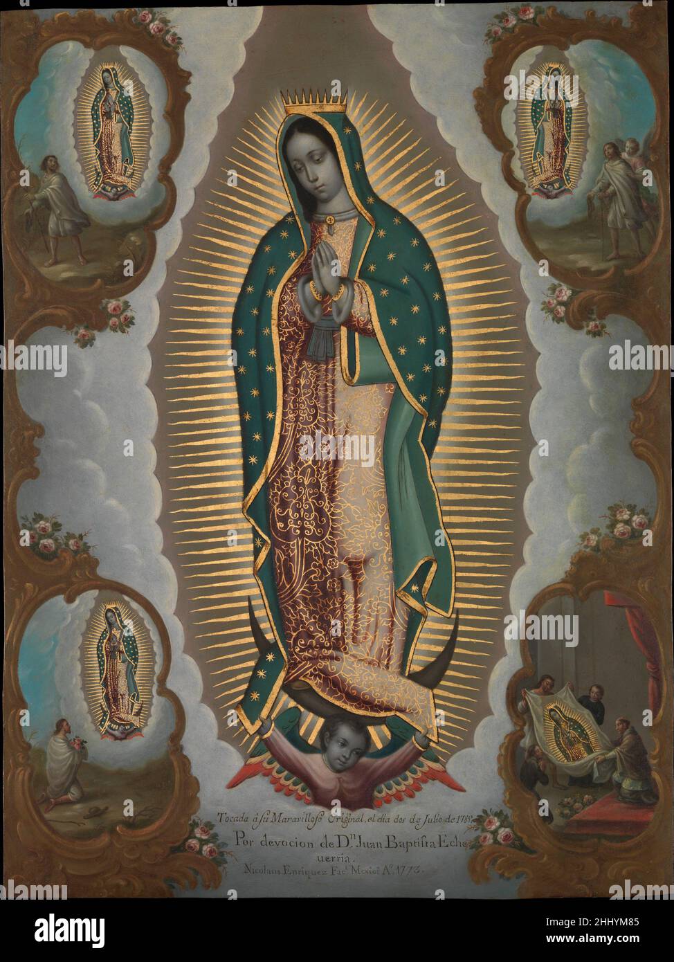 Die Jungfrau von Guadalupe mit den vier Erscheinungen 1773 Nicolás Enríquez Mexikanisch als Nicolás Enríquez 1773 diese Kopie der Jungfrau von Guadalupe malte, war sie das am meisten verehrte heilige Bild in Neuspanien. Hier ist das wundersame Bild von vier Szenen umgeben, die seinen göttlichen Ursprung bezeugen. Sie zeichnen die drei Auftritte der Jungfrau vor dem Indianer Juan Diego in Tepeyac, nahe Mexiko-Stadt, auf und gipfeln in der Enthüllung ihres Bildes, das auf seinem Mantel aufgedruckt ist. Eine Inschrift zeigt, dass diese Kopie durch Kontakt mit dem Original im Jahr 1789 geheiligt wurde, sechzehn Jahre nachdem sie gemalt wurde Stockfoto
