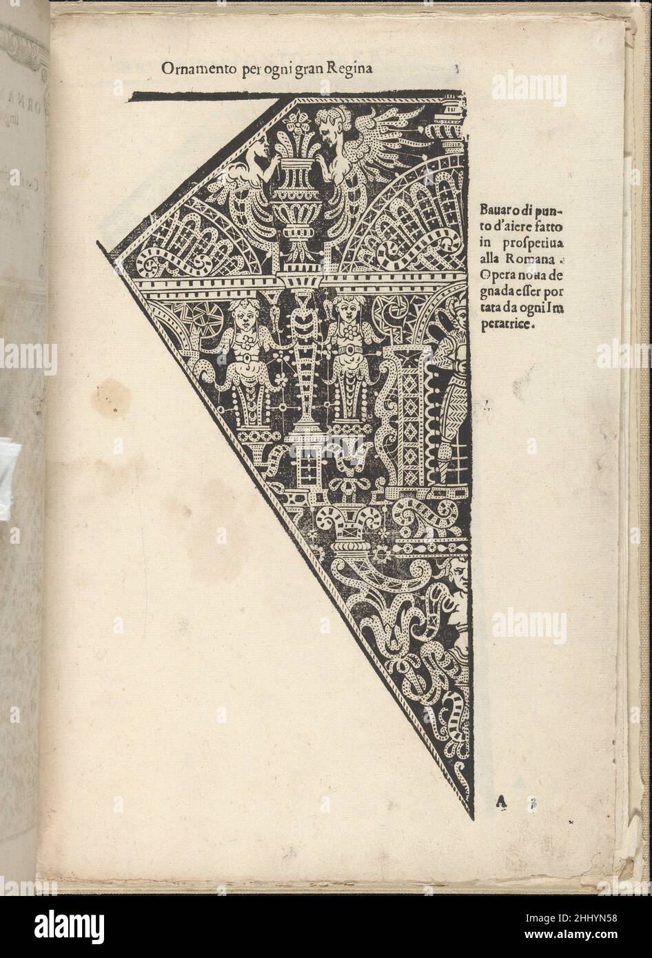 Ornamento nobile...Fatta da Lucretia Romana (Libro V der Corona), Seite 3 (recto) 1620 Cesare Vecellio Italienisch Geschrieben von Cesare Vecellio, Italienisch, Pieve di Cadore 1521-1601 Venedig, herausgegeben von Alessandro de' Vecchi.von oben nach unten und von links nach rechts:das Design bildet eine dreieckige Form, die in 3 horizontale Register unterteilt ist. Das obere Register ist mit einer Vase aus Pflanzen geschmückt, die auf beiden Seiten von einem zusammengesetzten Menschen, Vogel und Laubwesen flankiert wird. Das mittlere Register ist mit zusammengesetzten Menschen- und Pflanzengeschöpfen geschmückt, die atlanten ähneln, die oben einen architektonischen Fries unterstützen. Unten Stockfoto