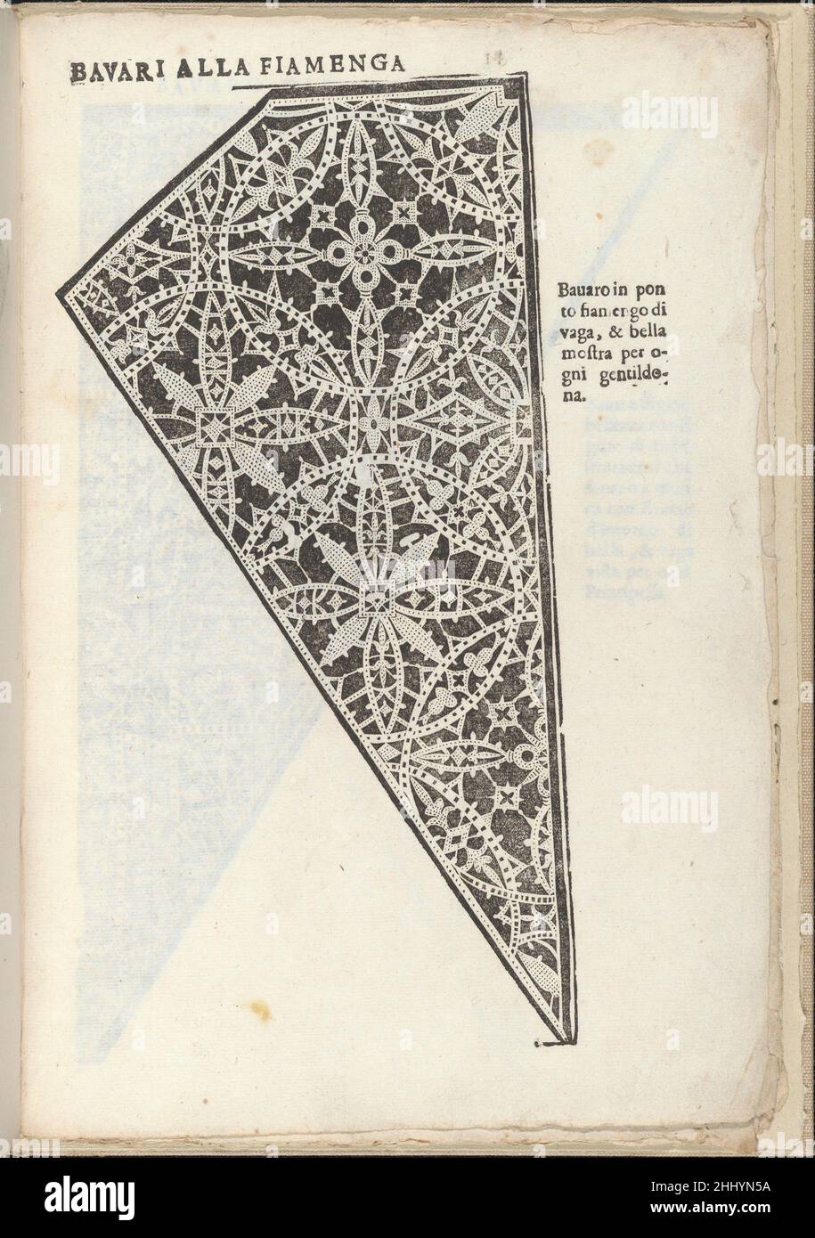 Ornamento nobile...Fatta da Lucretia Romana (Libro V der Corona), Seite 10 (recto) 1620 Cesare Vecellio Italienisch Geschrieben von Cesare Vecellio, Italienisch, Pieve di Cadore 1521-1601 Venedig, herausgegeben von Alessandro de' Vecchi.von oben nach unten, Und von links nach rechts: Das Design hat die Form eines Dreiecks, wobei die linke obere Ecke leer ist. Es ist mit einem Muster von überlappenden Kreisen verziert, die jeweils ein Blumenmotiv in der Mitte enthalten. Ornamento nobile...Fatta da Lucretia Romana (Libro V der Corona), Seite 10 (recto) 662077 Stockfoto