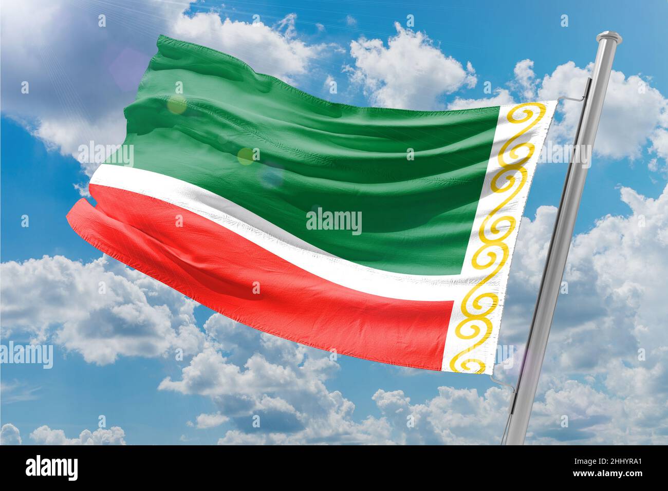 Die Flagge Tschetscheniens ist ein Rechteck mit Seiten im Verhältnis 2:3, das gleiche Verhältnis wie die Flagge der Russischen Föderation. Stockfoto