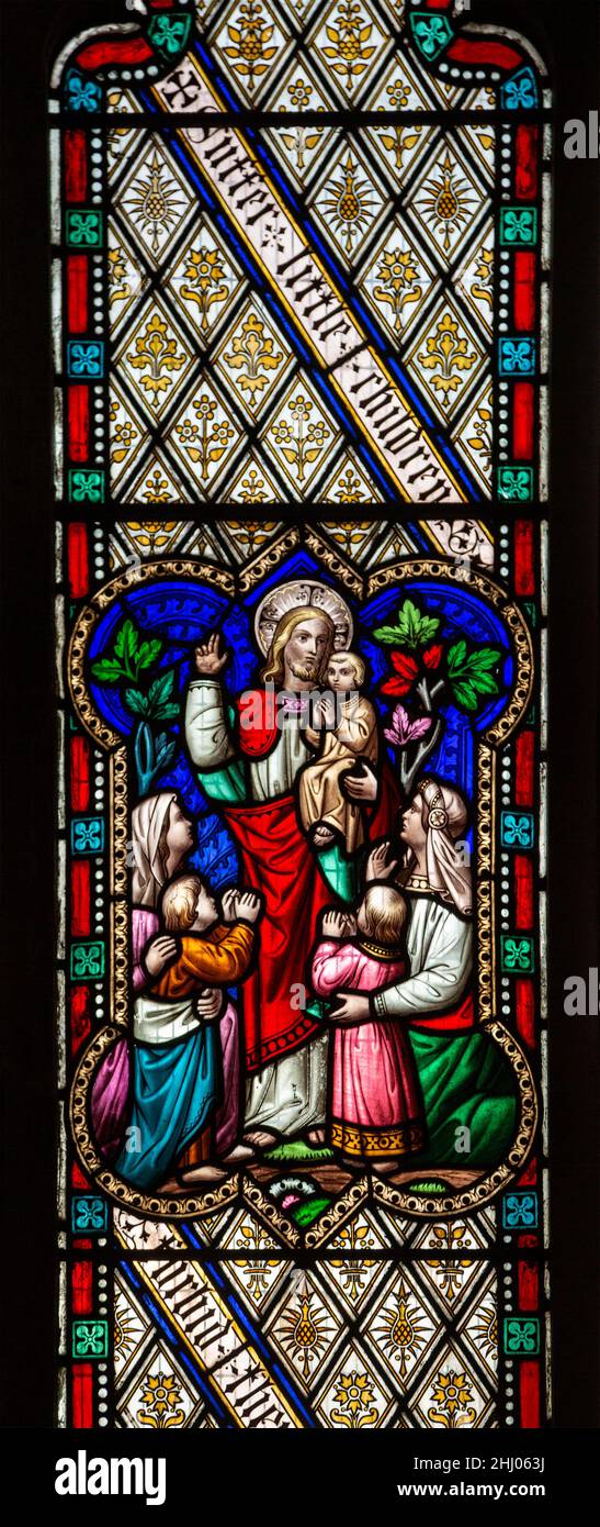 Buntglasfenster Detail, Thrandeston Kirche, Suffolk, England, UK c 1860 Gedenkfenster für Kind starb im Alter von 22 Monaten, poss W. Wailes Stockfoto