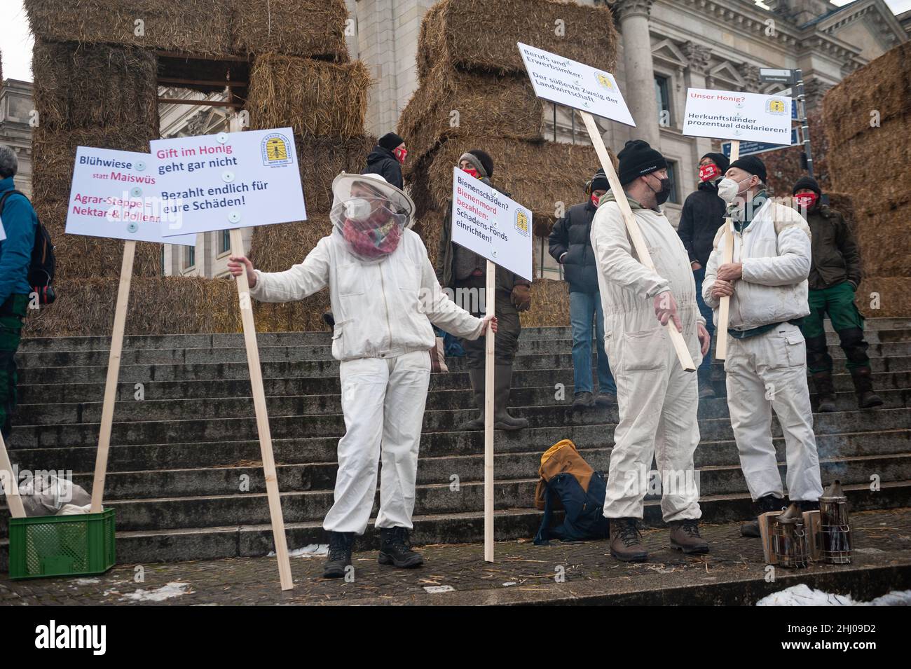 22.01.2022, Berlin, Deutschland, Europa - Protest unter dem Motto 'Agrarwende Jetzt!' (Agrarreform Now) der Allianz 'Wir haben es satt'. Stockfoto