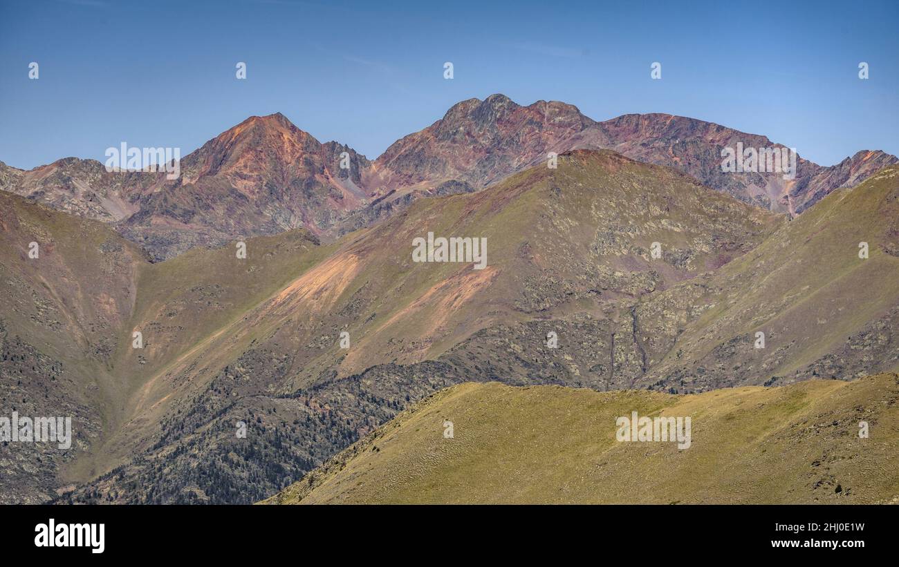 Pica d'Estads-Massiv vom Gipfel des Pic de Salòria aus gesehen (Pallars Sobirà, Katalonien, Spanien, Pyrenäen) ESP: Macizo de Pica d'Estads, Cataluña, Pirineos Stockfoto