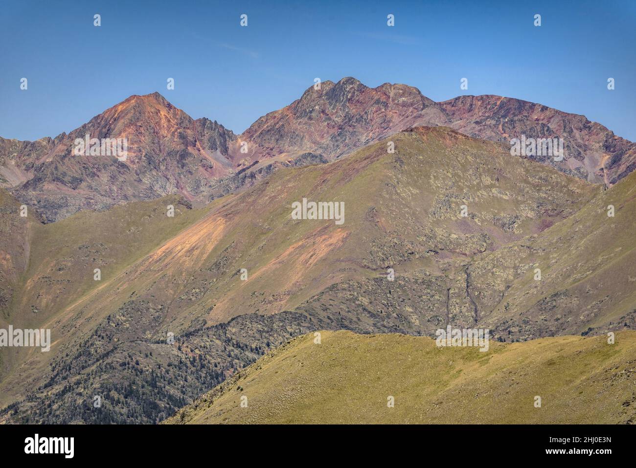 Pica d'Estads-Massiv vom Gipfel des Pic de Salòria aus gesehen (Pallars Sobirà, Katalonien, Spanien, Pyrenäen) ESP: Macizo de Pica d'Estads, Cataluña, Pirineos Stockfoto