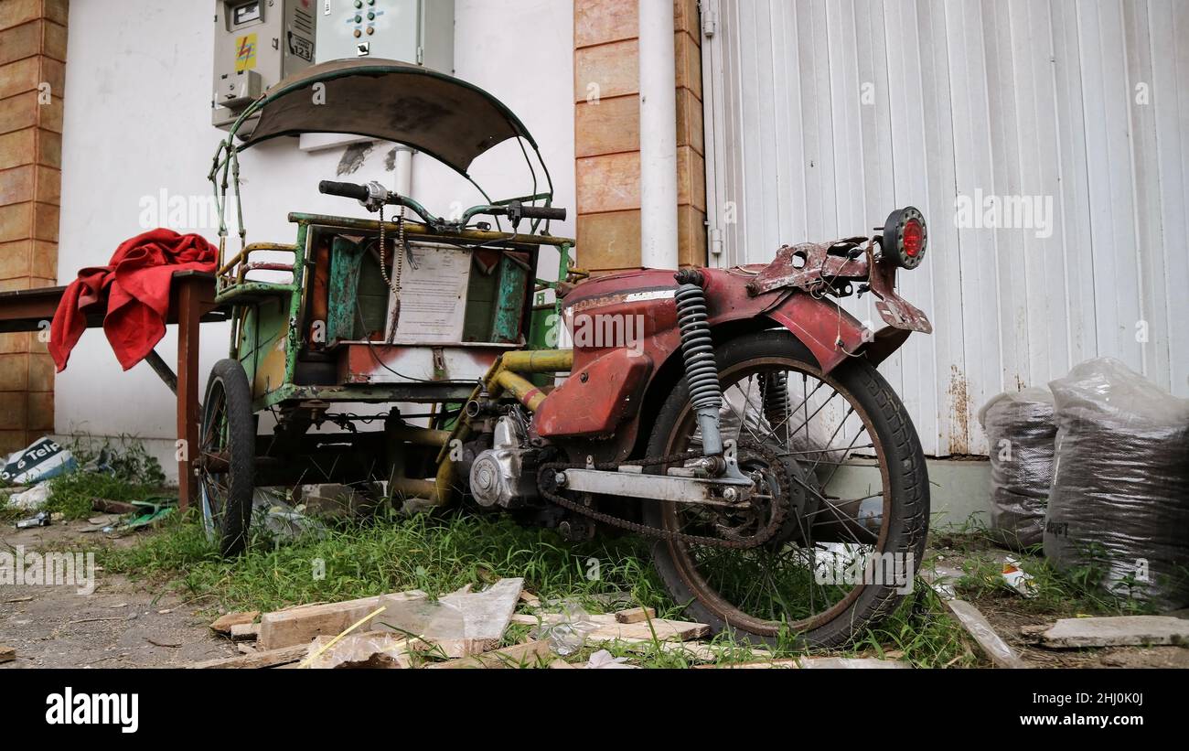 Motorrad-Rikscha, die immer noch funktioniert Stockfoto
