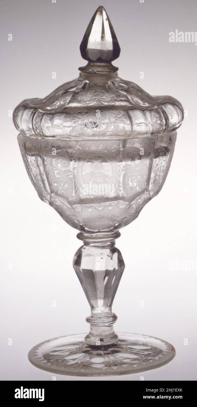 Süßfleischglas mit flagonem Deckel ca. 1740 Böhmisch, Riesengebirge (Krkonoše). Süßfleischglas mit flagonem Deckel 196085 Stockfoto