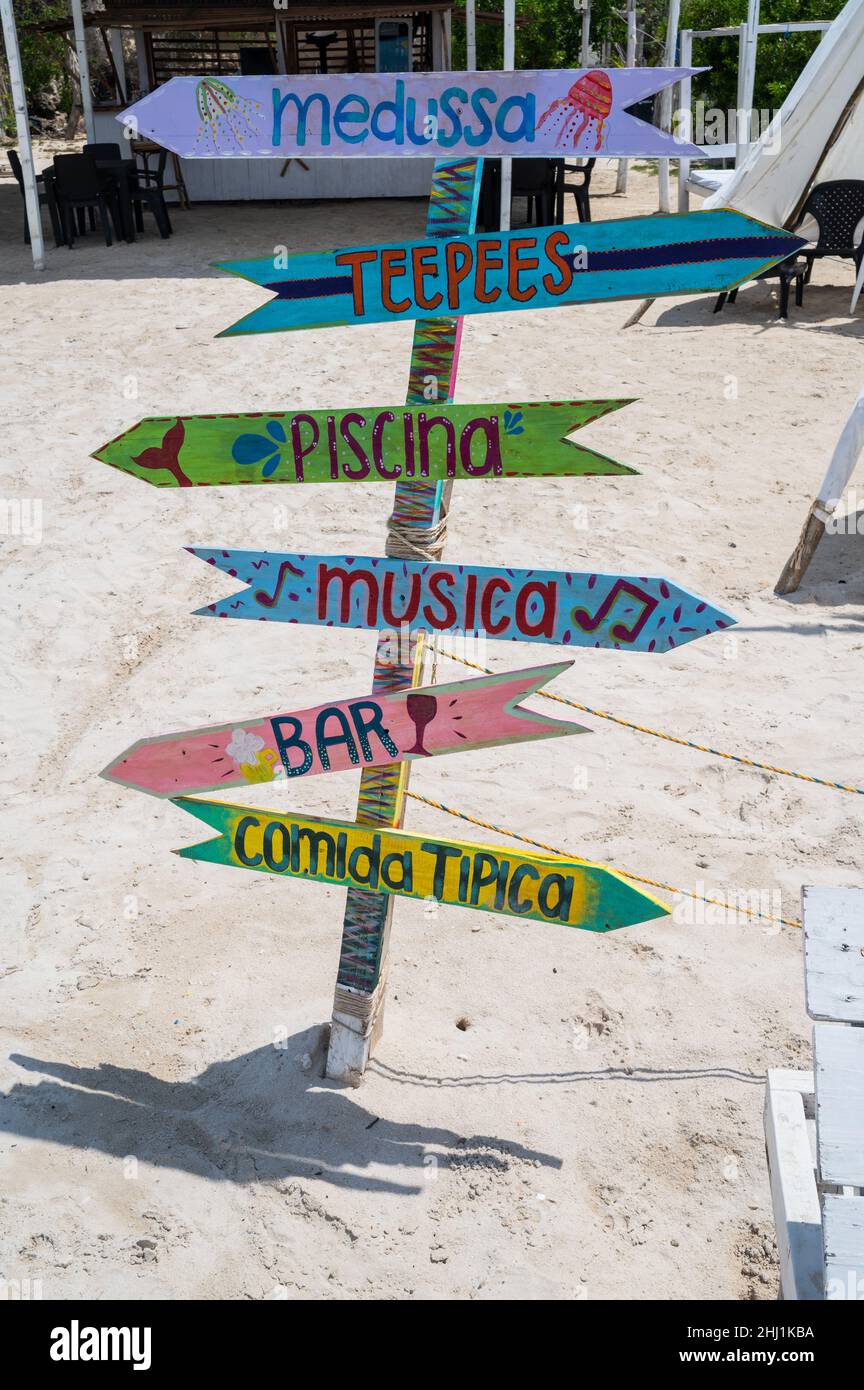 Isla Tierra Bomba ist eine kolumbianische Insel vor der Küste von Cartagena de Indias. Stockfoto