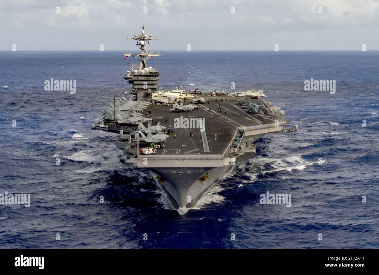 USS CARL VINSON (CVN-70) ein Flugzeugträger der US Navy Nimitz Class im Jahr 2014. Foto: US Navy Stockfoto