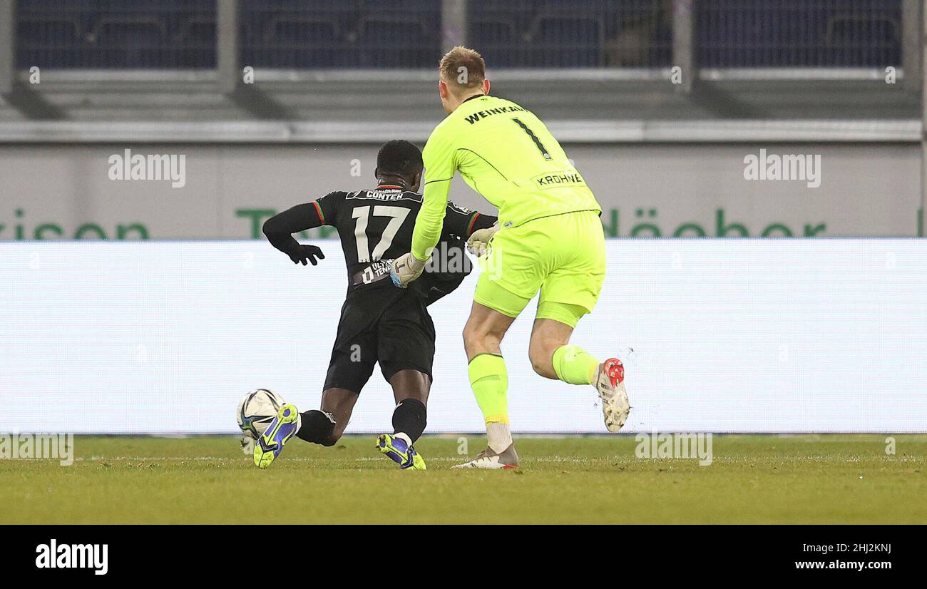 Duisburg, Deutschland. 26th Jan, 2022. firo: 01/26/2022 Fuvuball: Fußball: 3rd Bundesliga, Saison 2021/2022 MSV Duisburg - 1.FC Magdeburg Foul game to the Red Card Leo Weinkauf gegen Sirlord Conteh Credit: dpa/Alamy Live News Stockfoto