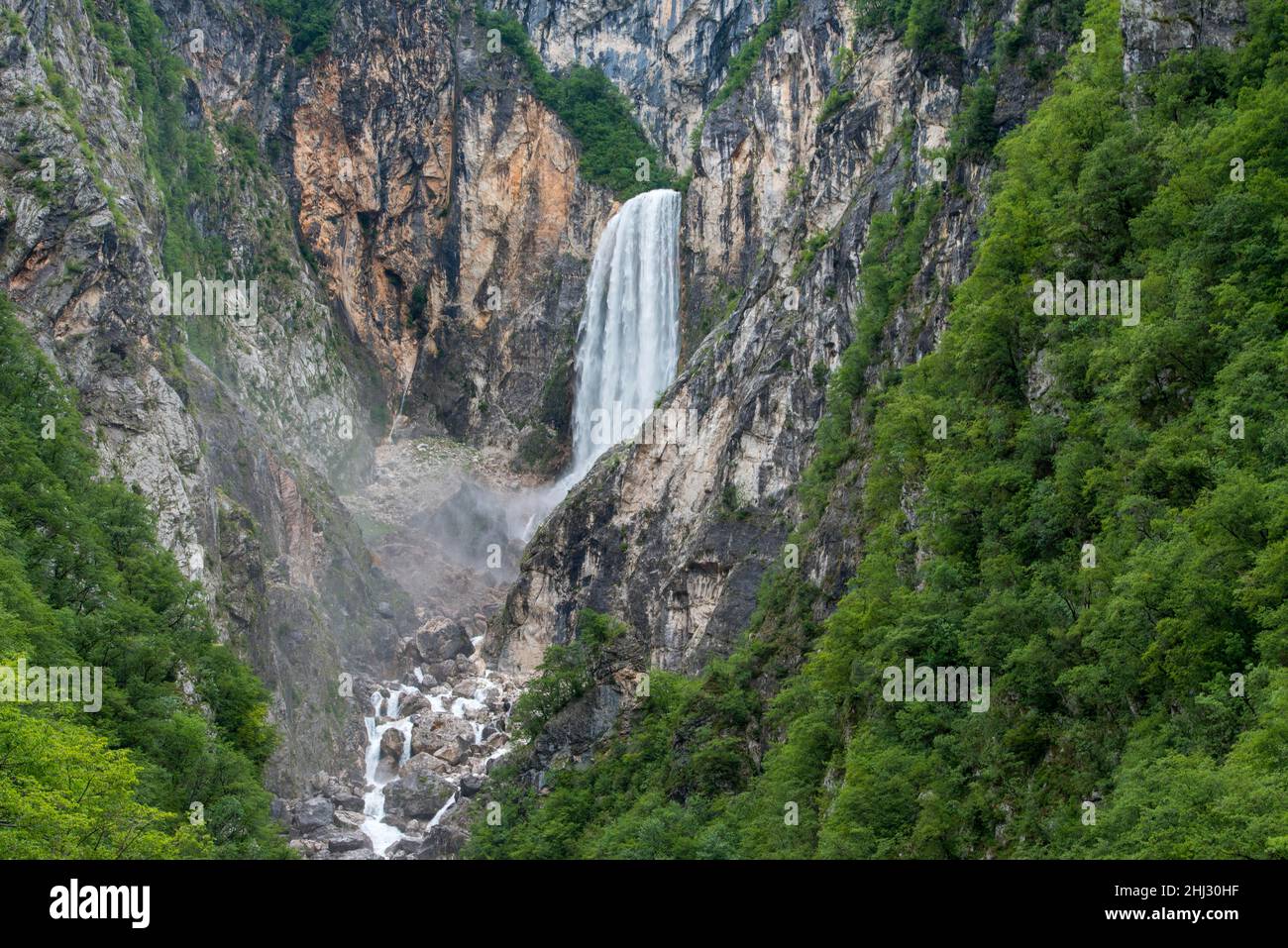 Boka Slap, Sloweniens größter Wasserfall, in der Nähe von Zaga, Slowenien Stockfoto