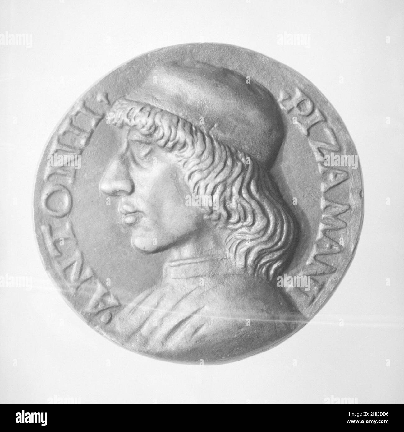Antonio Pizzamani Ca. 1490 Manner of Niccolò Fiorentino (Niccolò di Forzore Spinelli) Italienisch Niccolò, geboren in einer Familie florentinischer Goldschmiede, zählt zu den führenden Porträtmedaillengewinnerinnen der italienischen Renaissance. Er arbeitete in Hochrelief und schuf Bildgestalter, die mutiger im Maßstab, vielfältiger und unverblümter realistisch sind als alles, was früher produziert wurde. Antonio Pizzamani 191172 Stockfoto