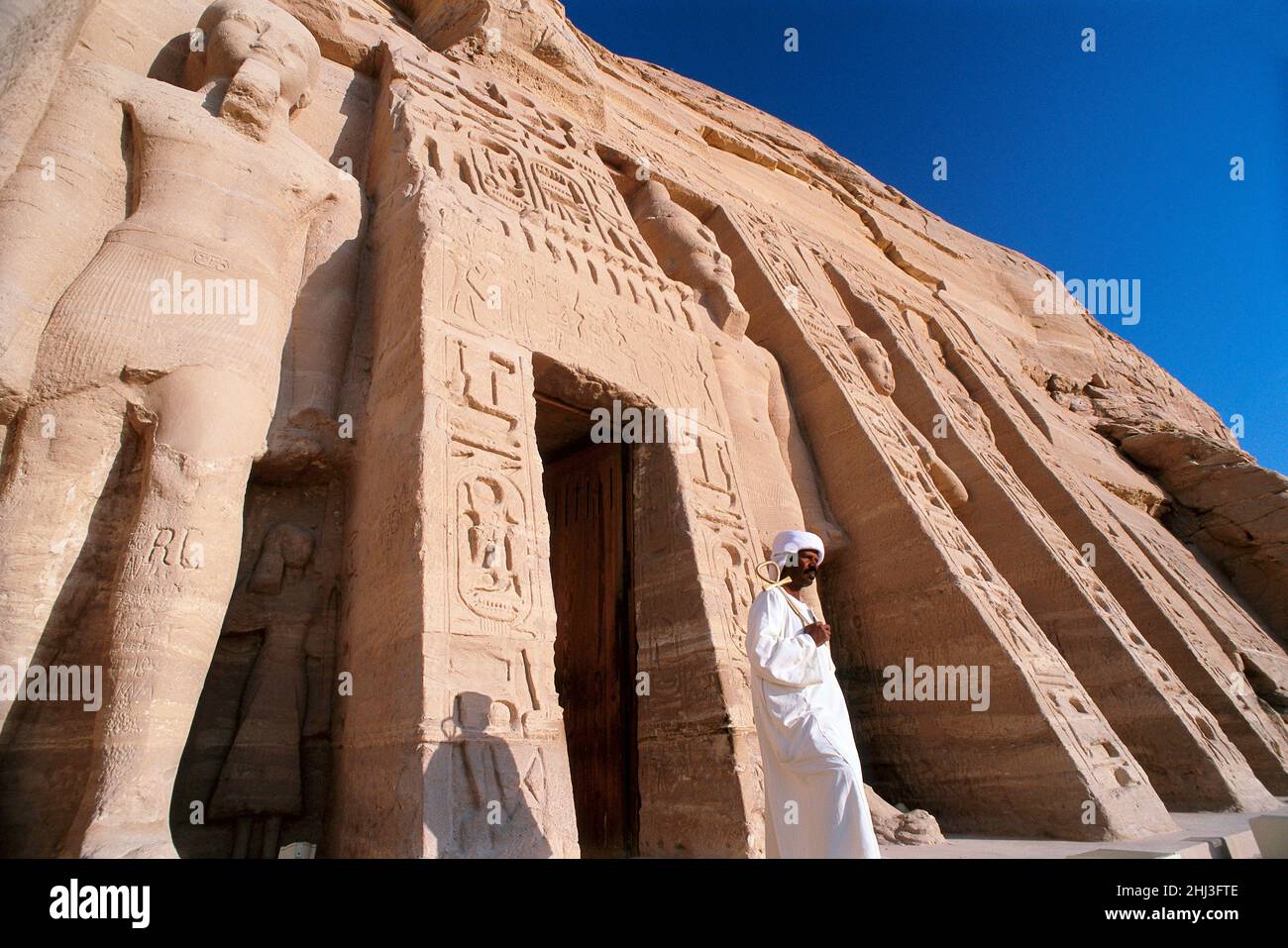 Fassade des kleinen Tempels von Hathor und Nefertari, Abu Simbel, Ägypten Stockfoto