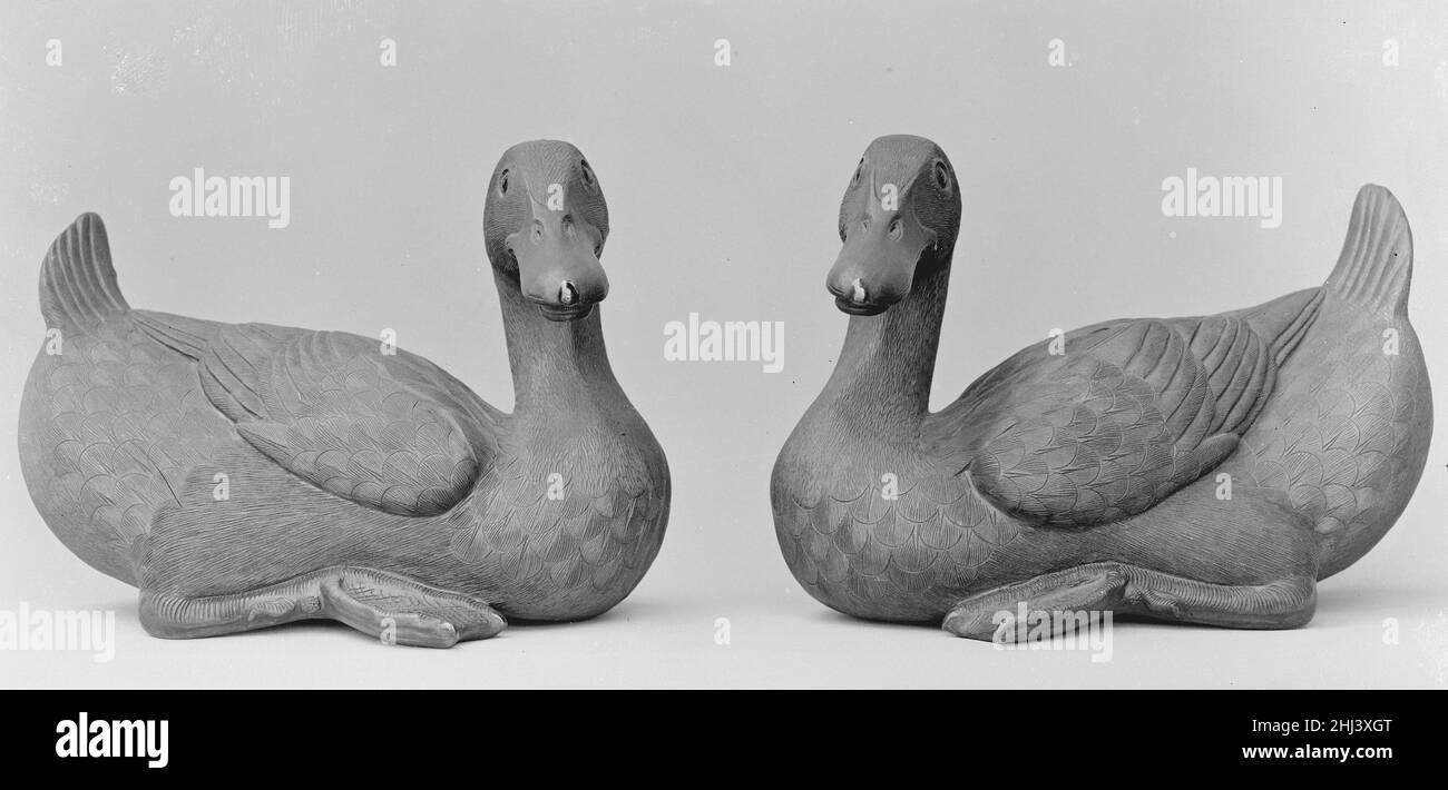 Ente Figur 19th Jahrhundert Japan. Duck-Figur. Japan. 19th Jahrhundert. Graues Steinzeug (Bizenware, Imbe-Stil). Edo (1615–1868) oder Meiji-Periode (1868–1912). Keramik Stockfoto