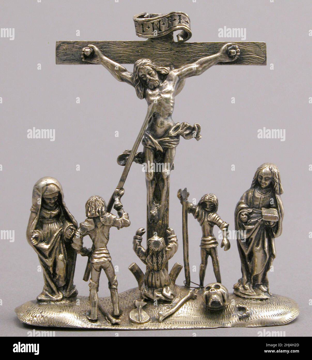 Anhänger mit der Kreuzigung und den Aufseherfiguren ca. 1520 Deutsch. Anhänger mit der Kreuzigung und den Aufseherfiguren 463514 Stockfoto
