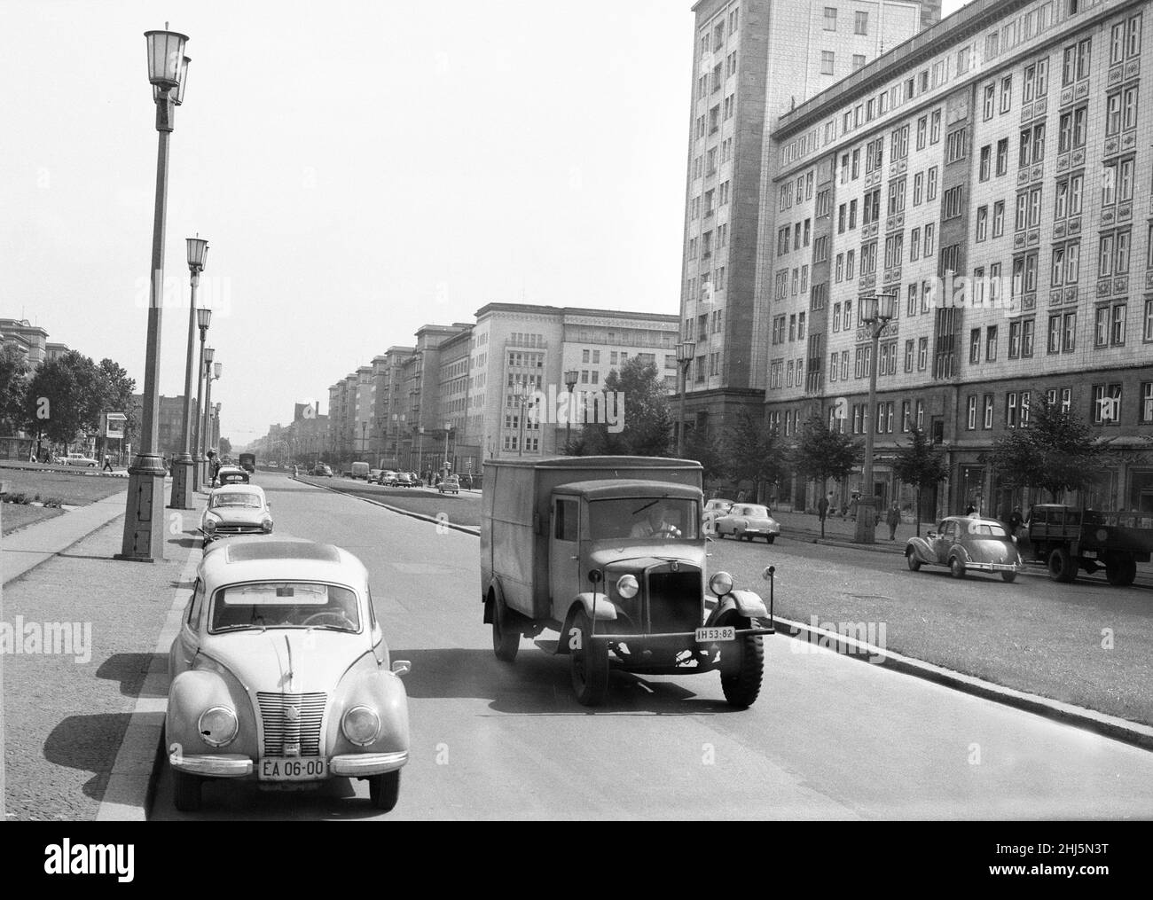 Szenen in Ost-Berlin, Ostdeutschland, die zeigen, wie das tägliche Leben kurz nach Beginn des Mauerbaus normal weitergeht.18th. August 1961. Stockfoto
