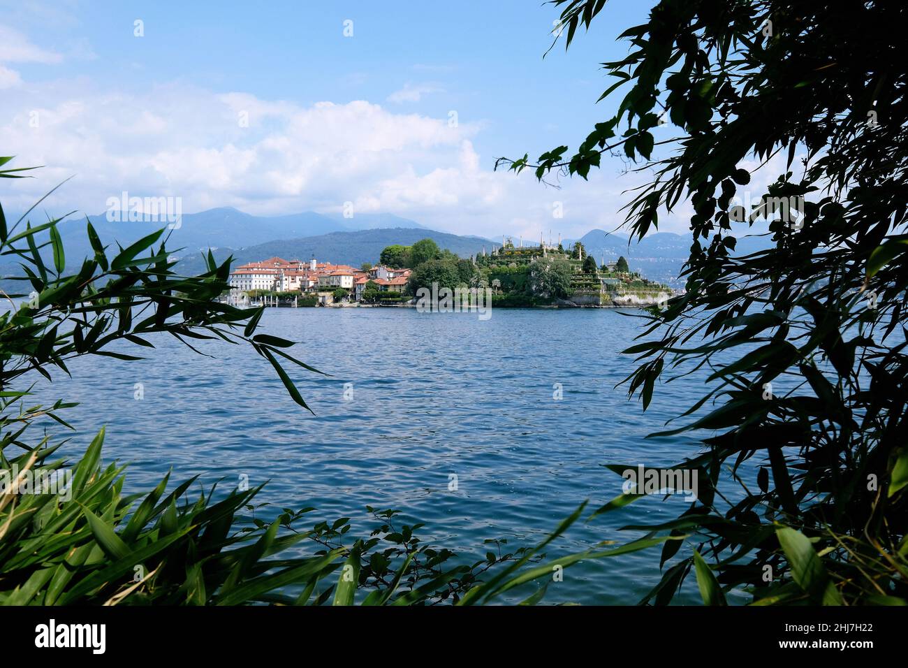 Reisen, Europa, Italien, Piemont; Insel Isola Bella im Lago Maggiore mit dem Palazzo Borromeo und dem botanischen Garten. Stockfoto