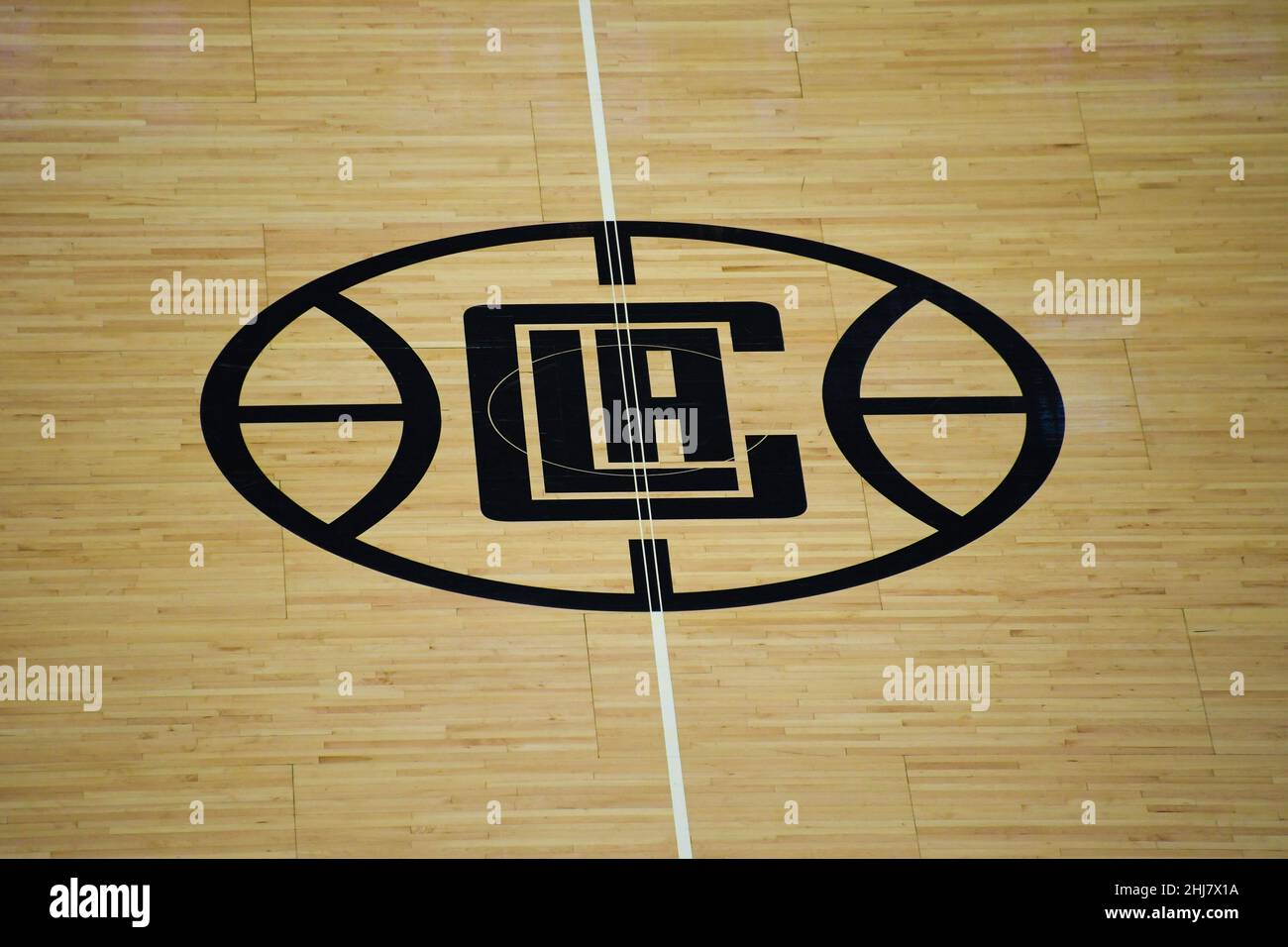 Detailansicht des LA Clippers-Logos auf dem Center Court während eines NBA-Basketballspiels zwischen den LA Clippers und den Brooklyn Nets, Montag, 27. Dezember 20 Stockfoto