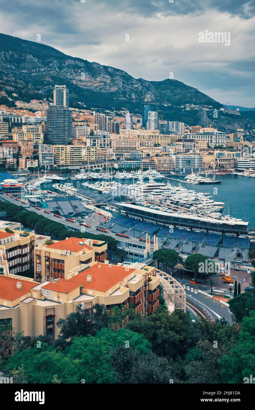 Blick auf Monaco mit Formel-1-Rennstrecke Stockfoto