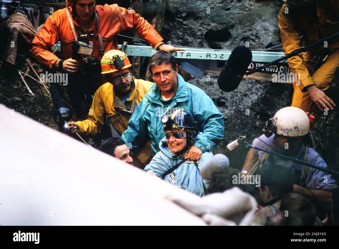 Archiv 90ies: Französischer Höhlenforscher Veronique Le Guen, Aveyron, Frankreich, 1988 Stockfoto