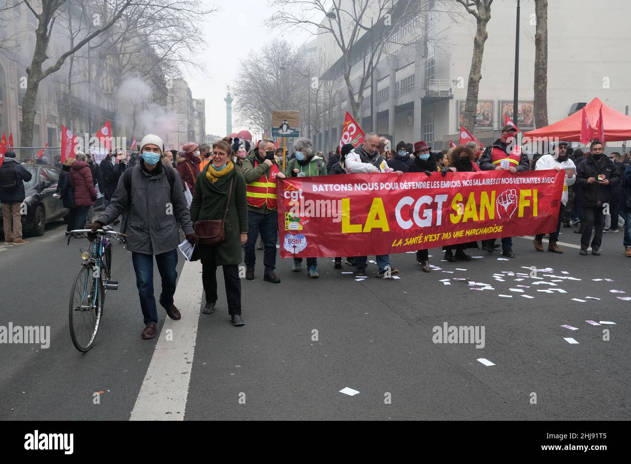 20000 Menschen marschierten zwischen bastille und bercy in Paris für diese interprofessionelle Demo 2 Kandidaten für die Präsidentschaftswahl waren anwesend Stockfoto