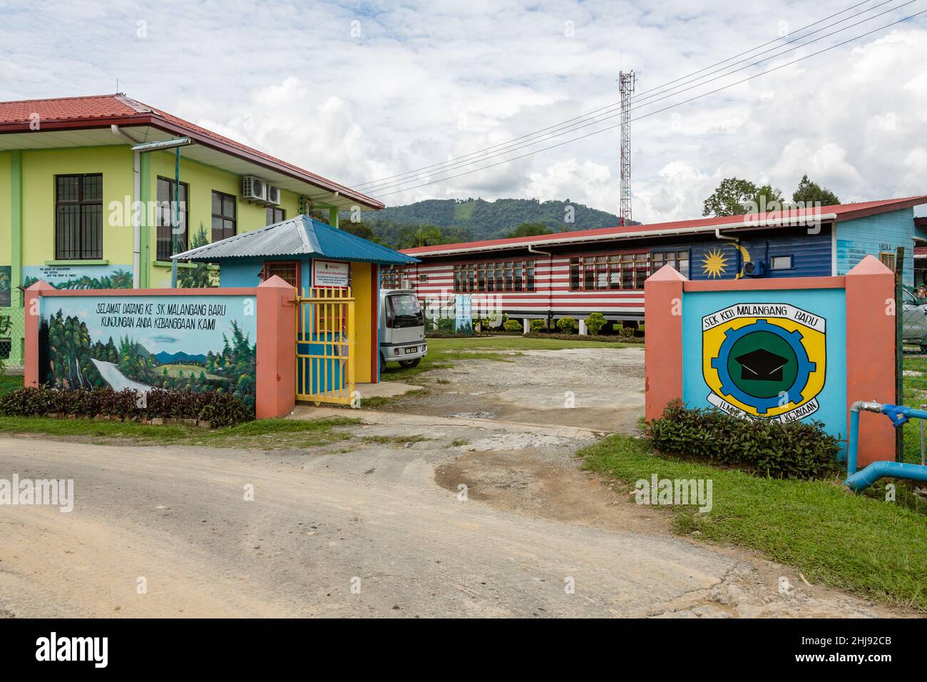 Sekolah Kebangsaan (SK) 'Malangang Baru', eine Grundschule im Dorf Malangang im Bezirk Tuaran in Sabah, Malaysia Stockfoto