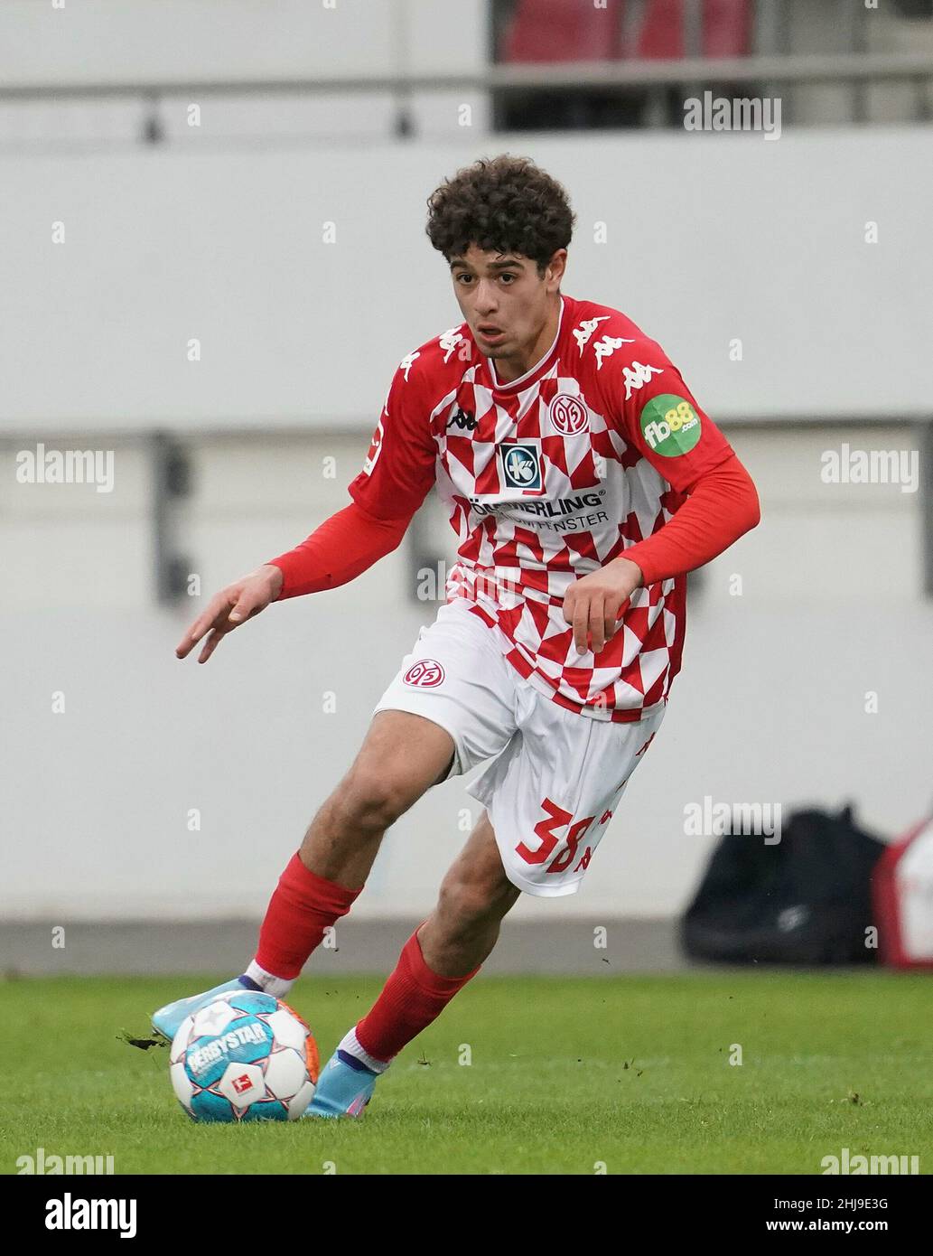 bobzien-ben-justus-fotos-und-bildmaterial-in-hoher-aufl-sung-alamy