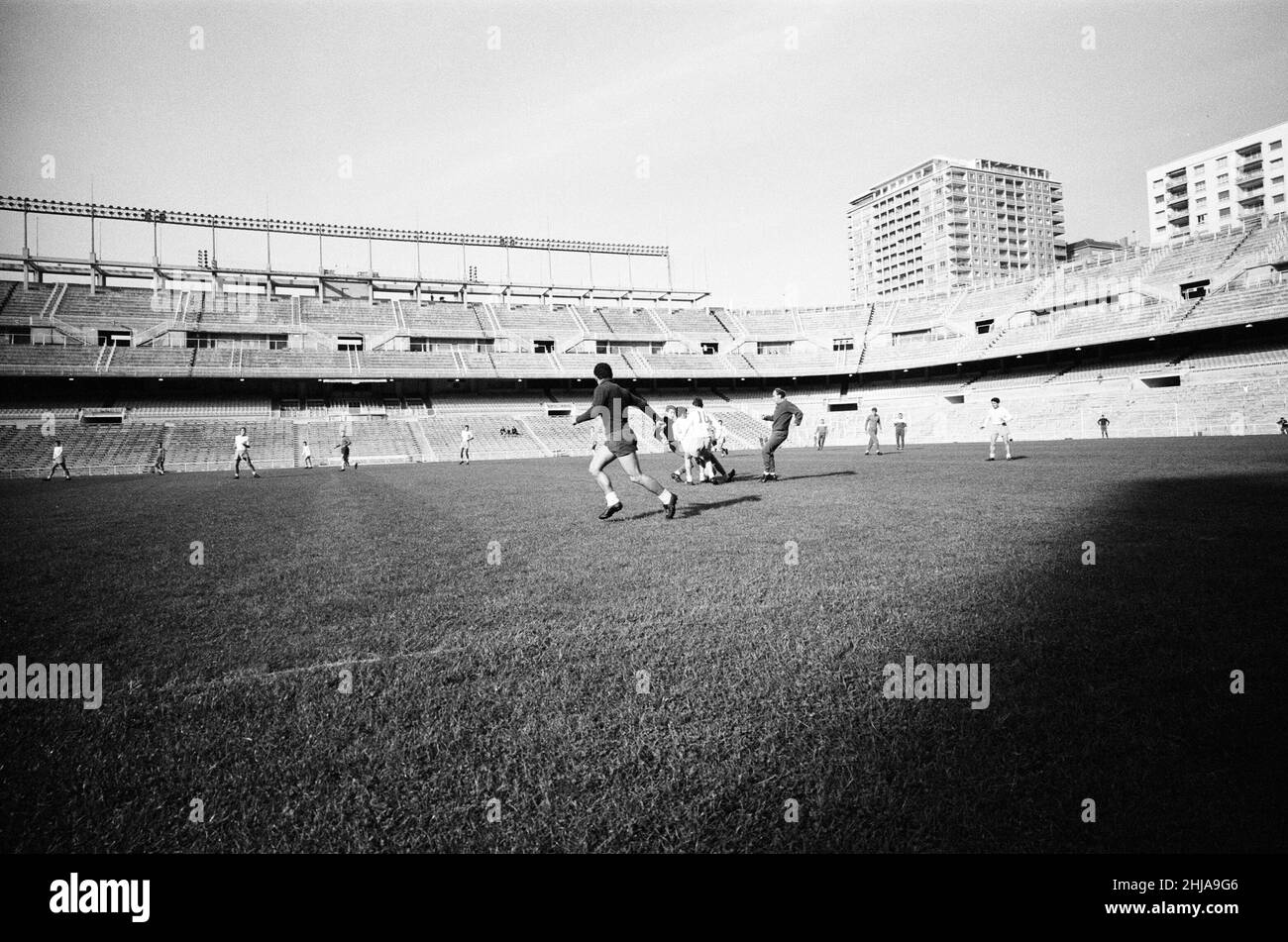 Hinter den Kulissen des Real Madrid Football Club, Santiago Bernabeu Stadium, Madrid, Spanien, 24th. Mai 1964. Drei Tage vor dem EM-Finale gegen Inter Mailand. Abbildung, Trainingseinheit Stockfoto