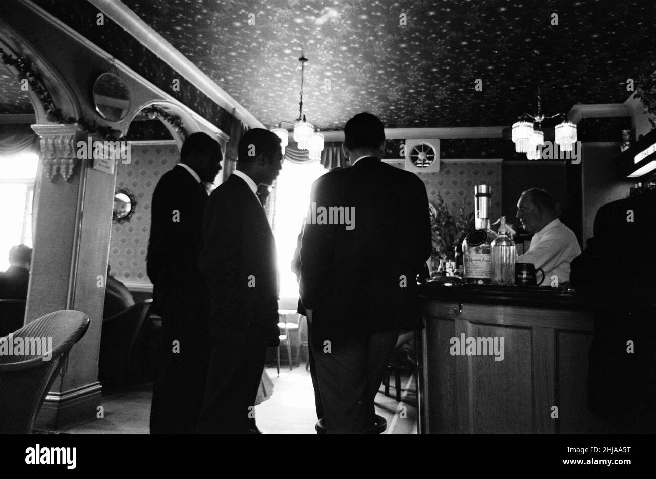 Pub Scene, Forest Hill, London Borough of Lewisham, 13th. September 1964. Stockfoto